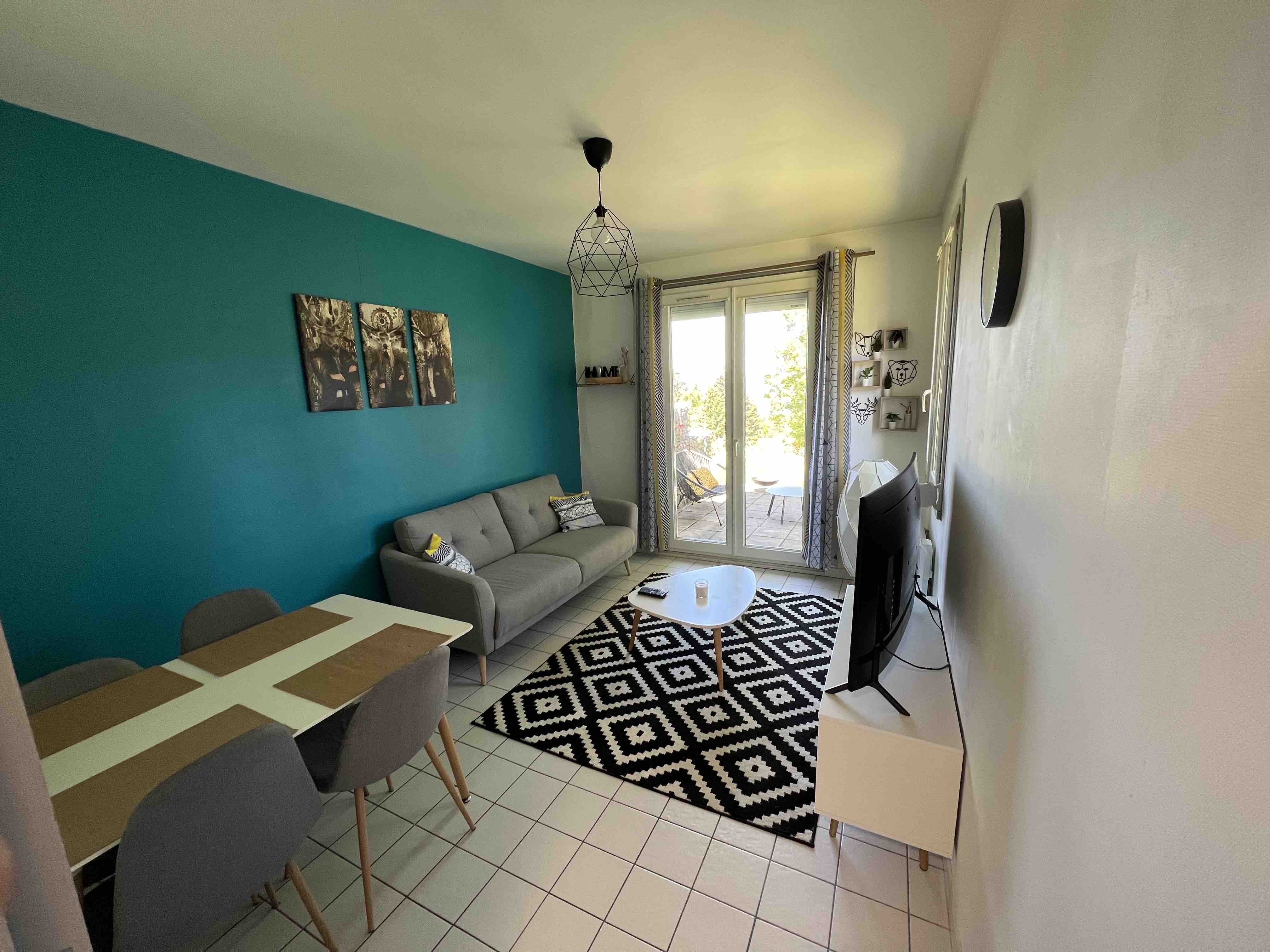 Charmant triplex 50m2, terrasses/jardin ,