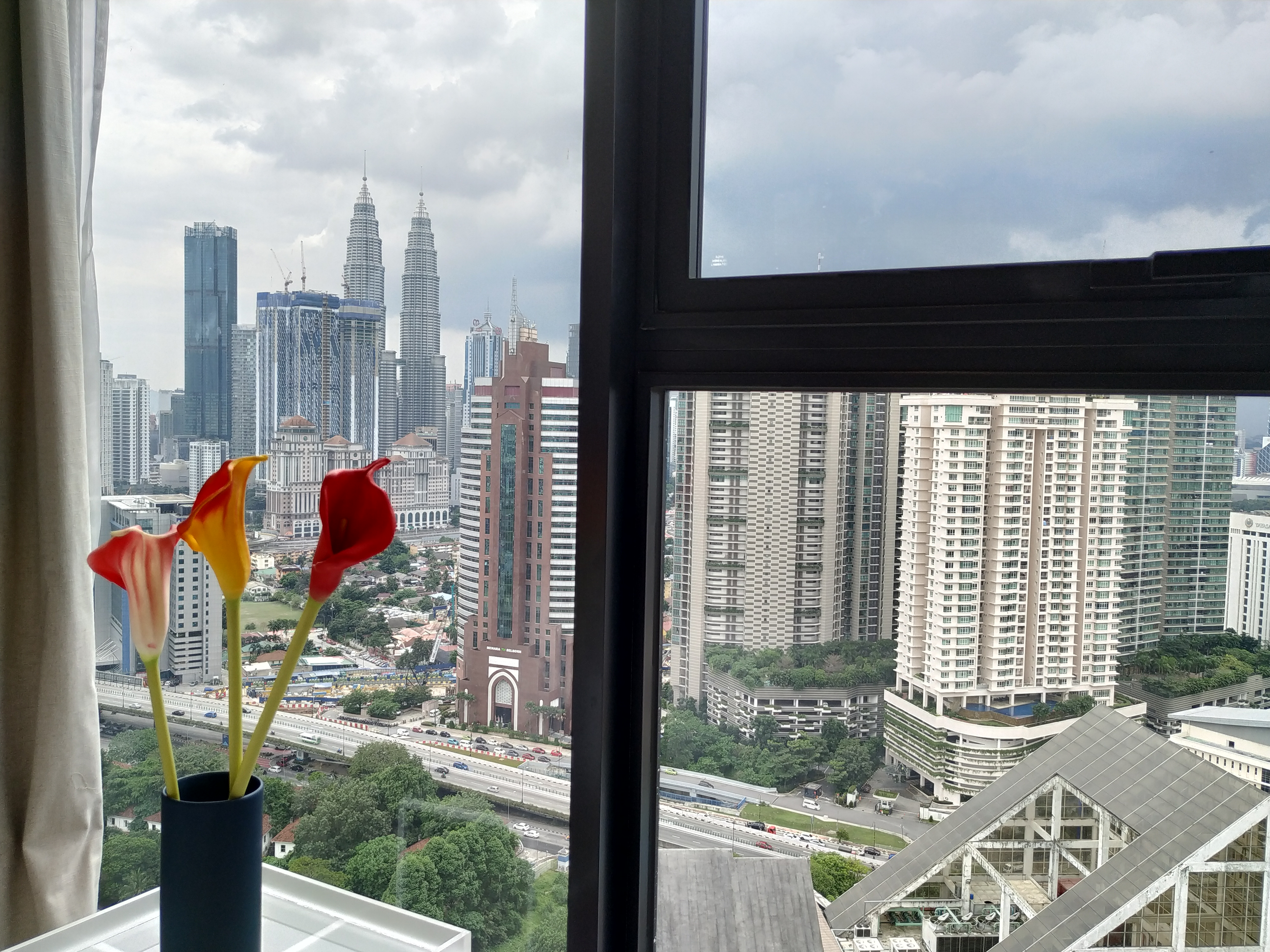 Klcc View 1 Stylish Studio Suite Netflix Condominiums For Rent In Kuala Lumpur Wilayah Persekutuan Kuala Lumpur Malaysia