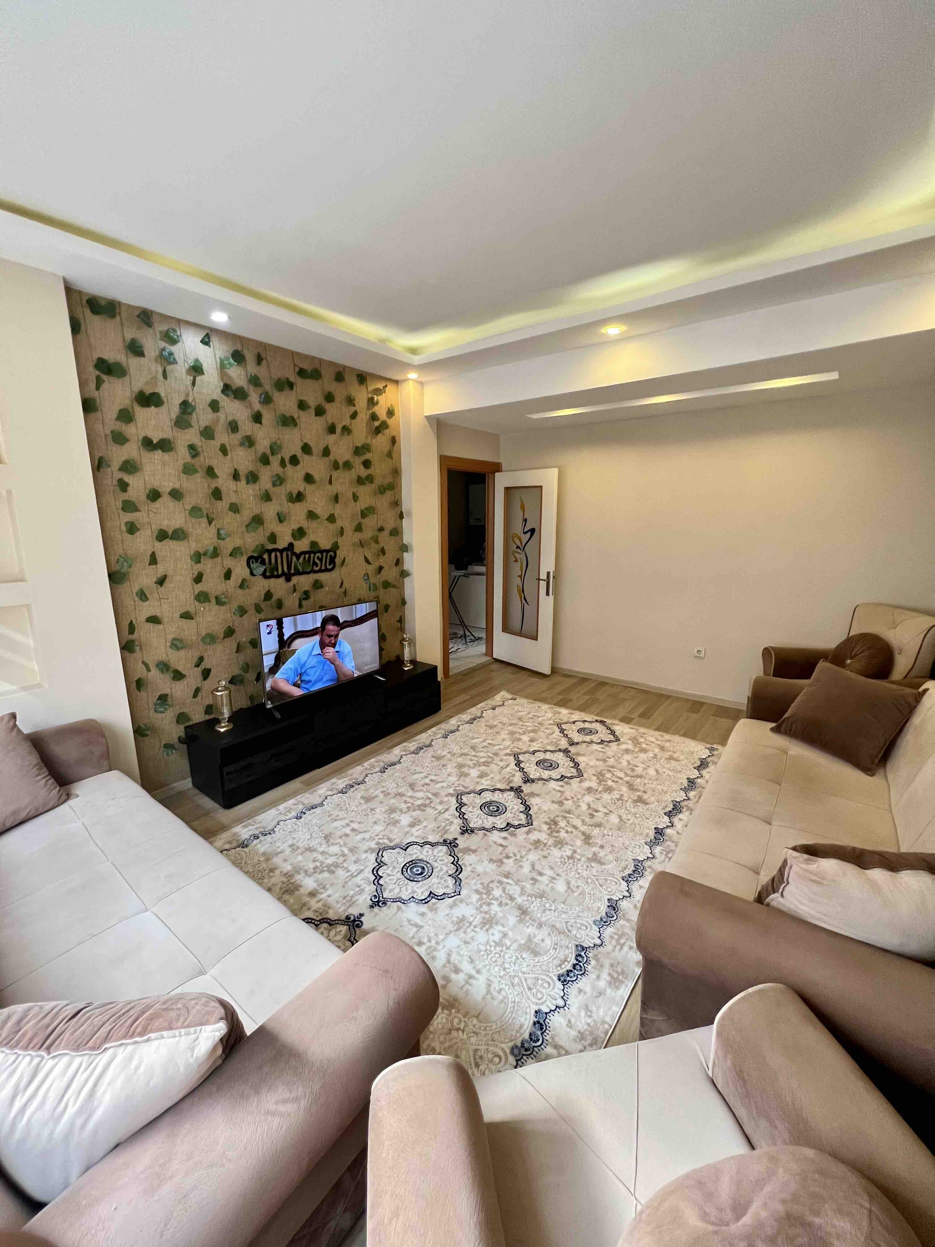 Şirinevler Large Apartment Clean 2+1
