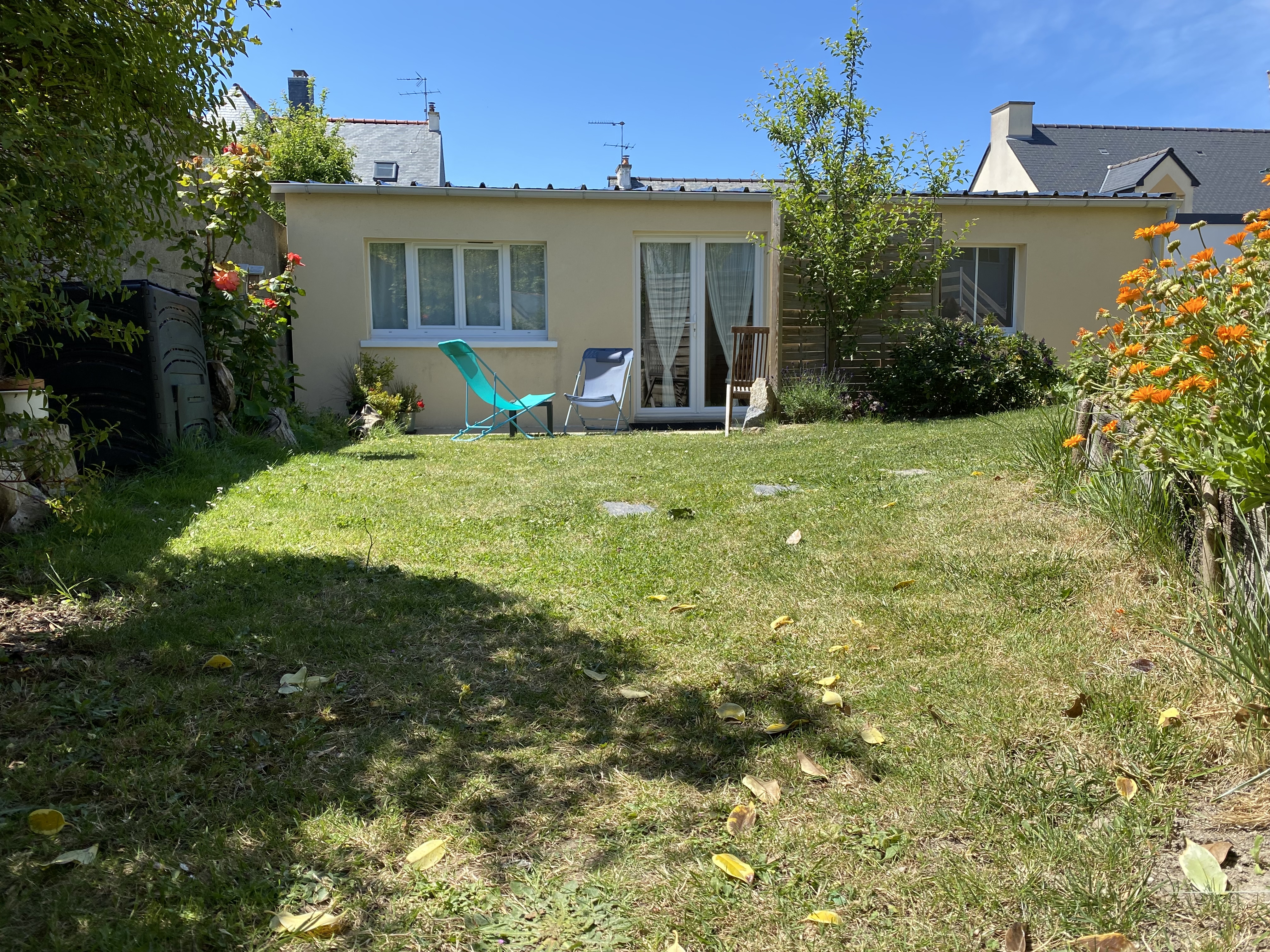 Quiet neighborhood cottage, close to beach and TGV station