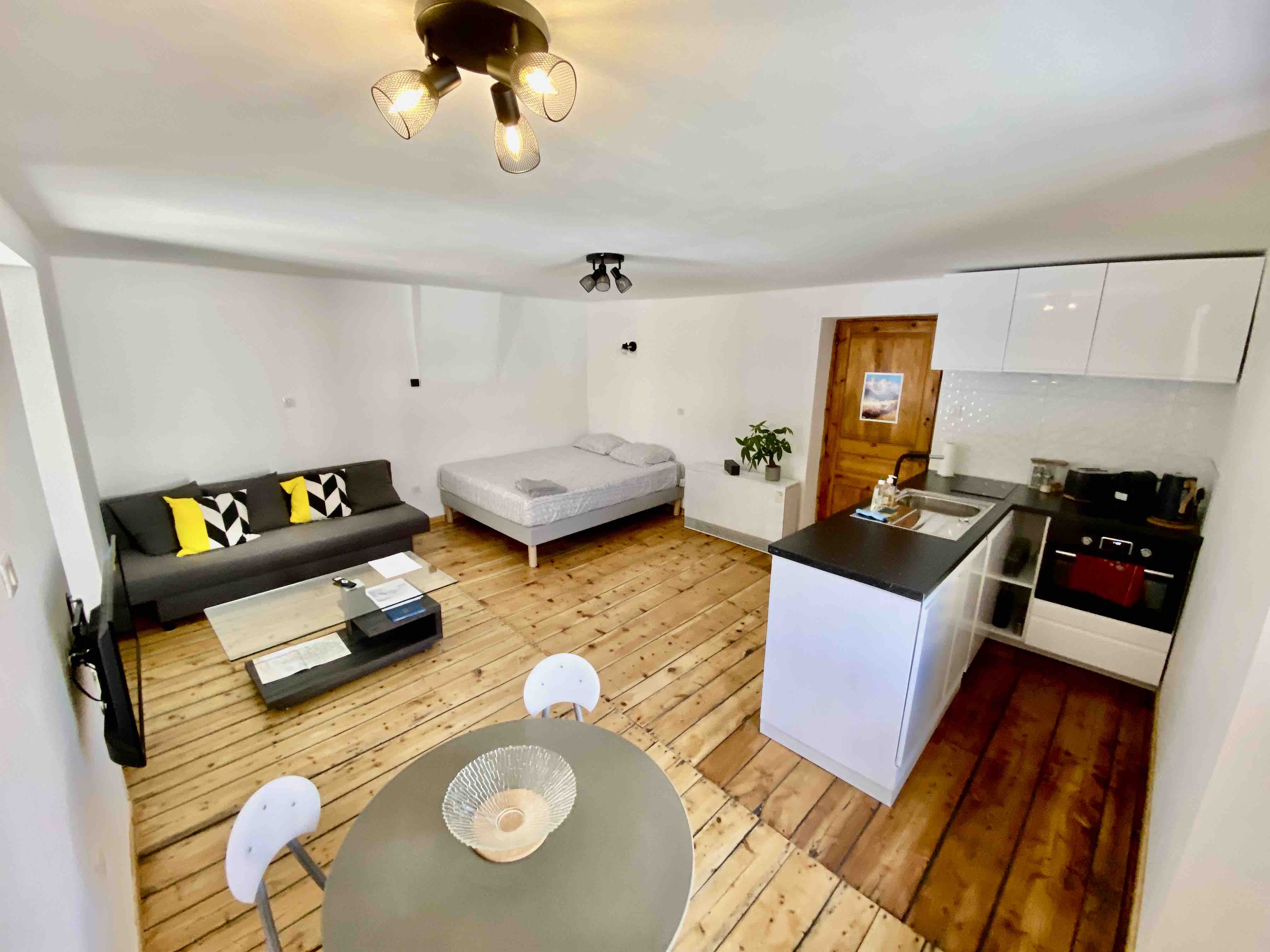 Large 4-star studio, garden, bike garage