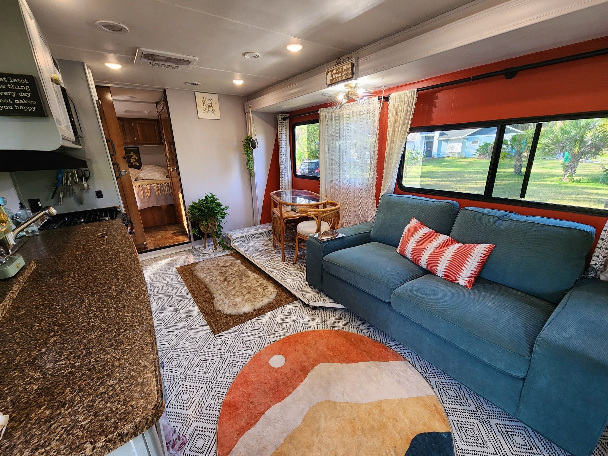 Adorable RV close to the coast!