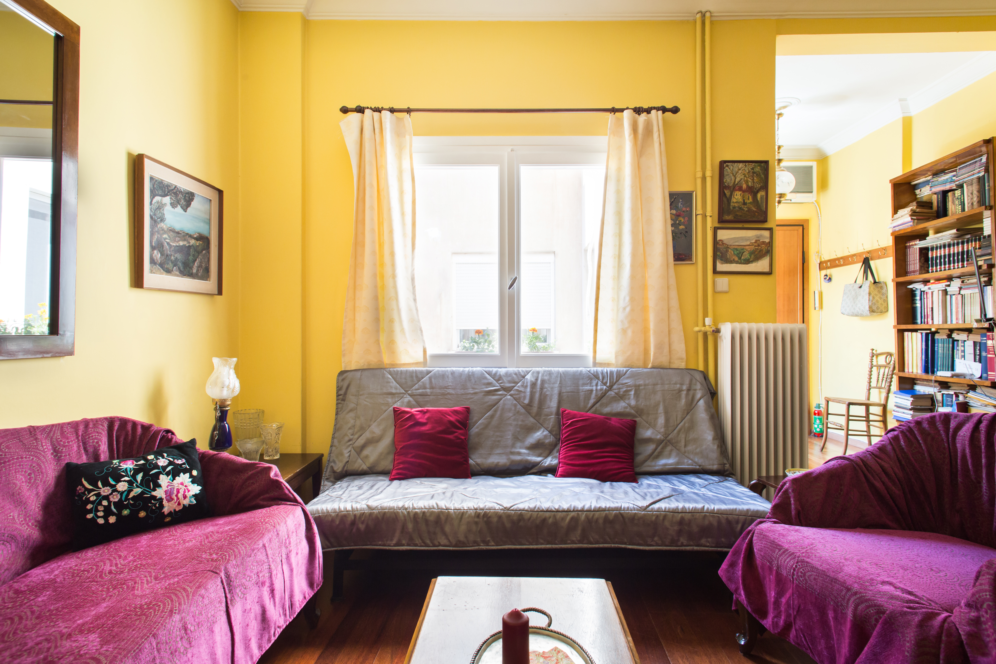 The best shelter in Athens center! in ΕΜΠΟΡΙΚΟ ΤΡΙΓΩΝΟ-ΠΛΑΚΑ, Athens