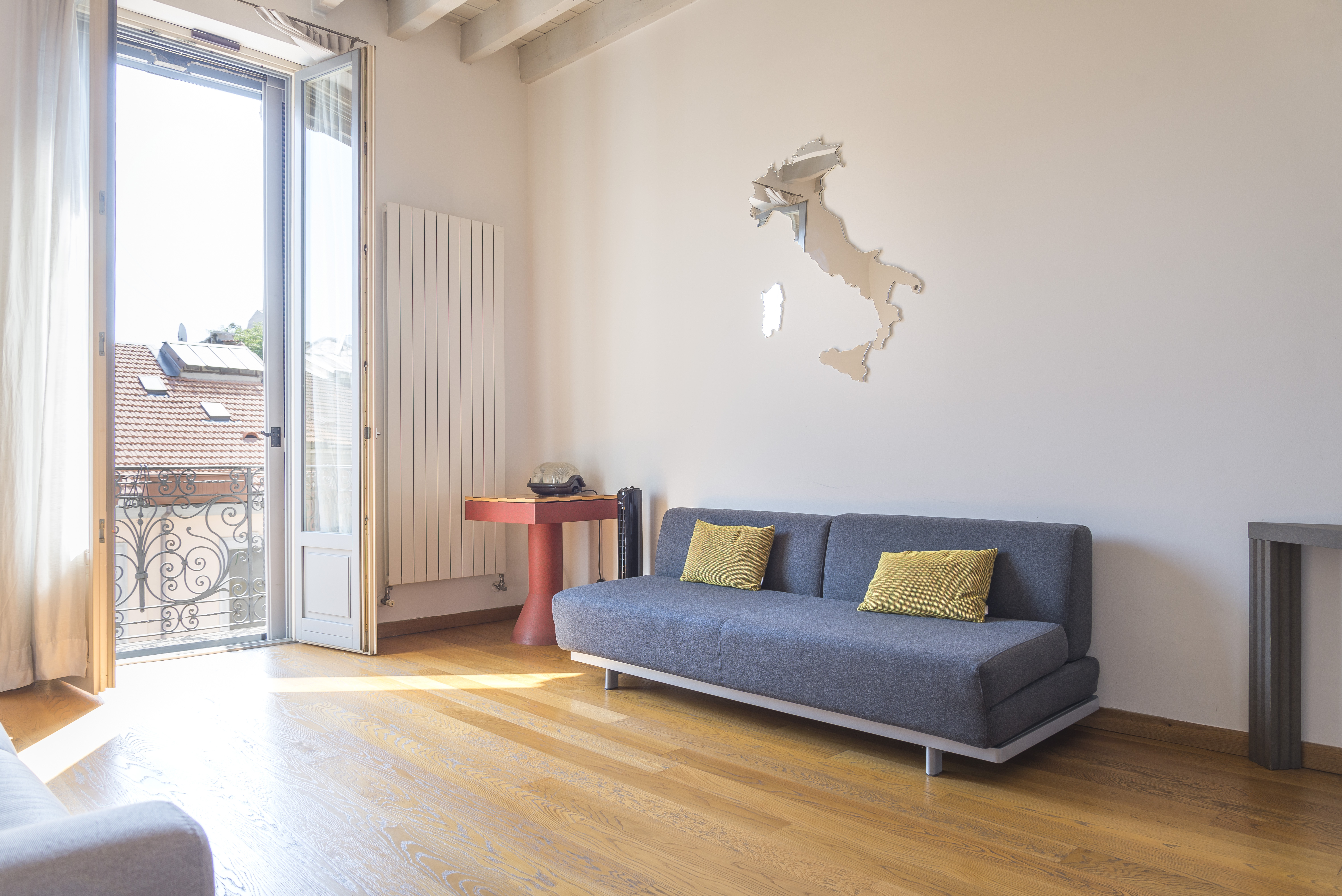 Lorenzo’s Apartments - Authentic Milanese Design