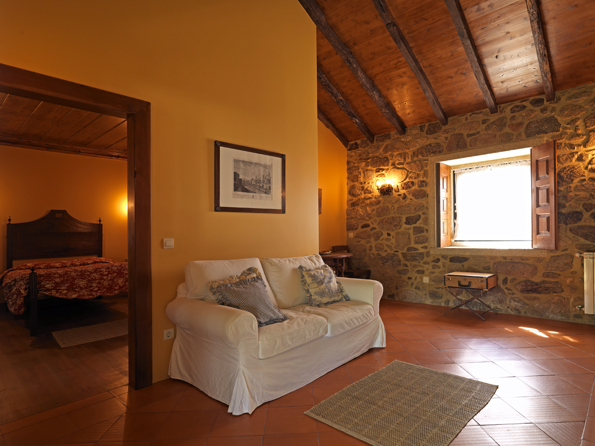 Stone Houses - Casa do Meio