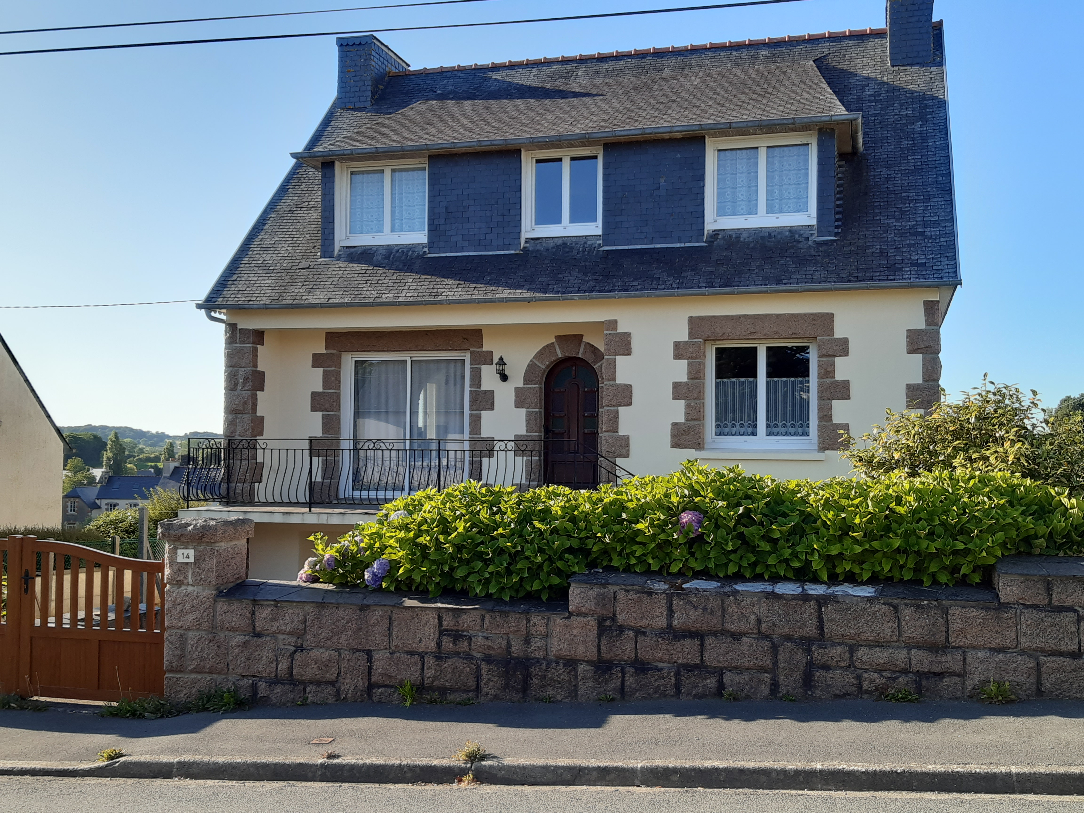 Quiet family home near the market town