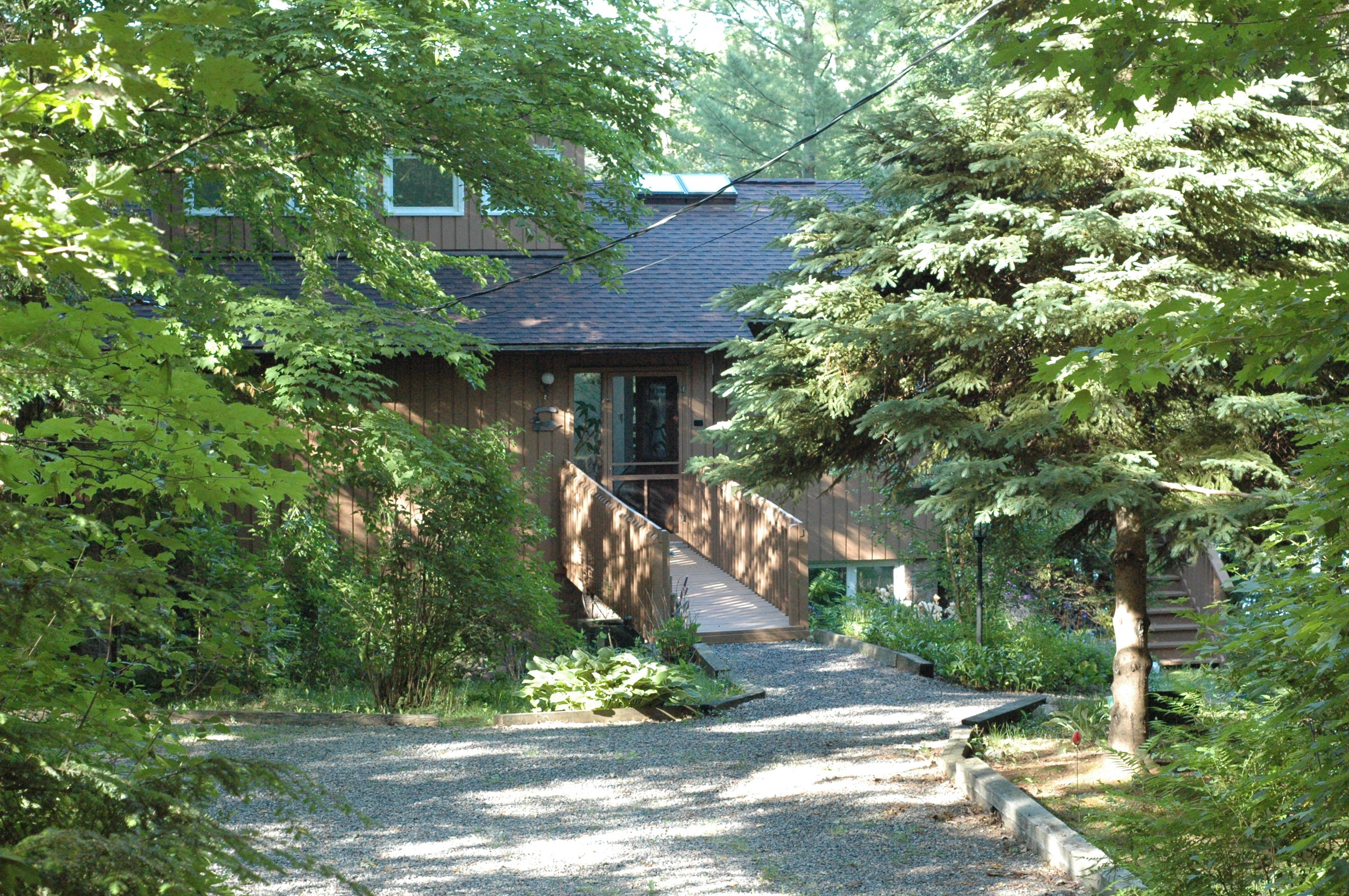 Beautiful Lakefront Family Cottage on Lake Muskoka