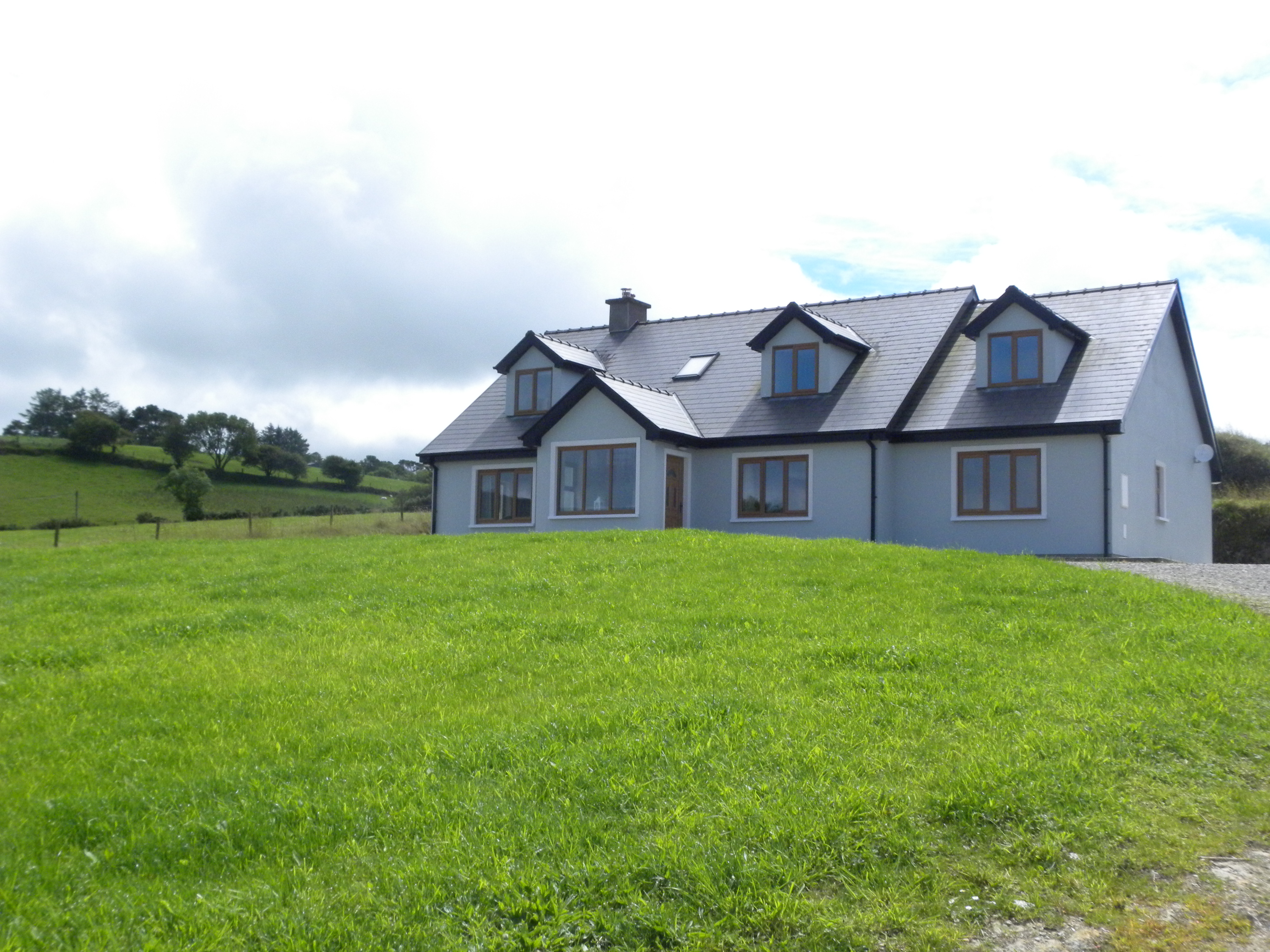 In West Cork the busy market town of Bantry, located on The Wild Atlantic Way is just four miles away This is in the unspoilt Mealagh Valley where the self contained, upstairs self-catering apartm Add your travel dates for exact pricing West Cork Bolthole. - Apartments for Rent in Bantry, Cork - Airbnb