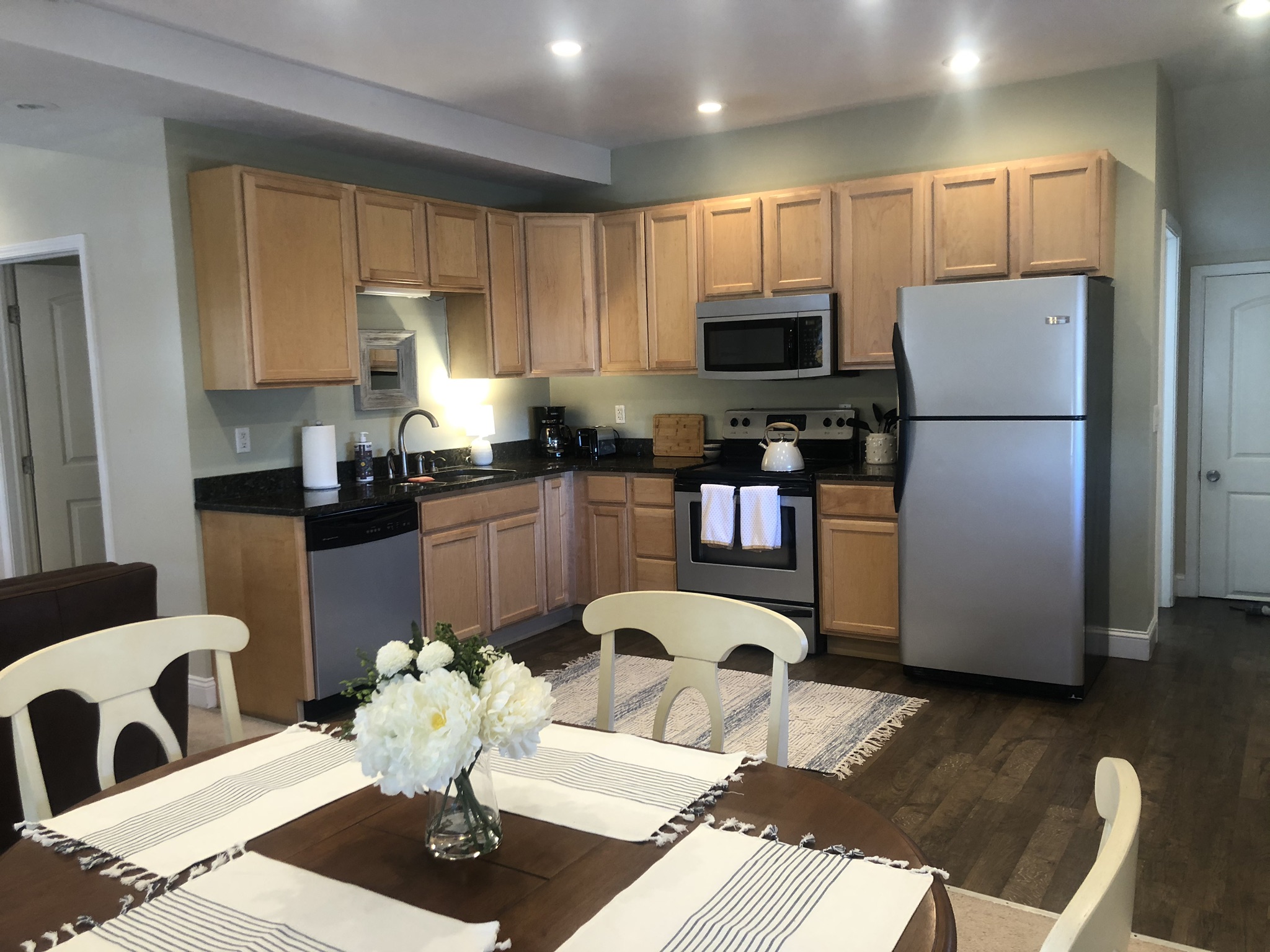 Elegant Historic Flat Iron Building Apt. 2