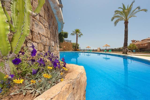 Beautiful apartment with sea views