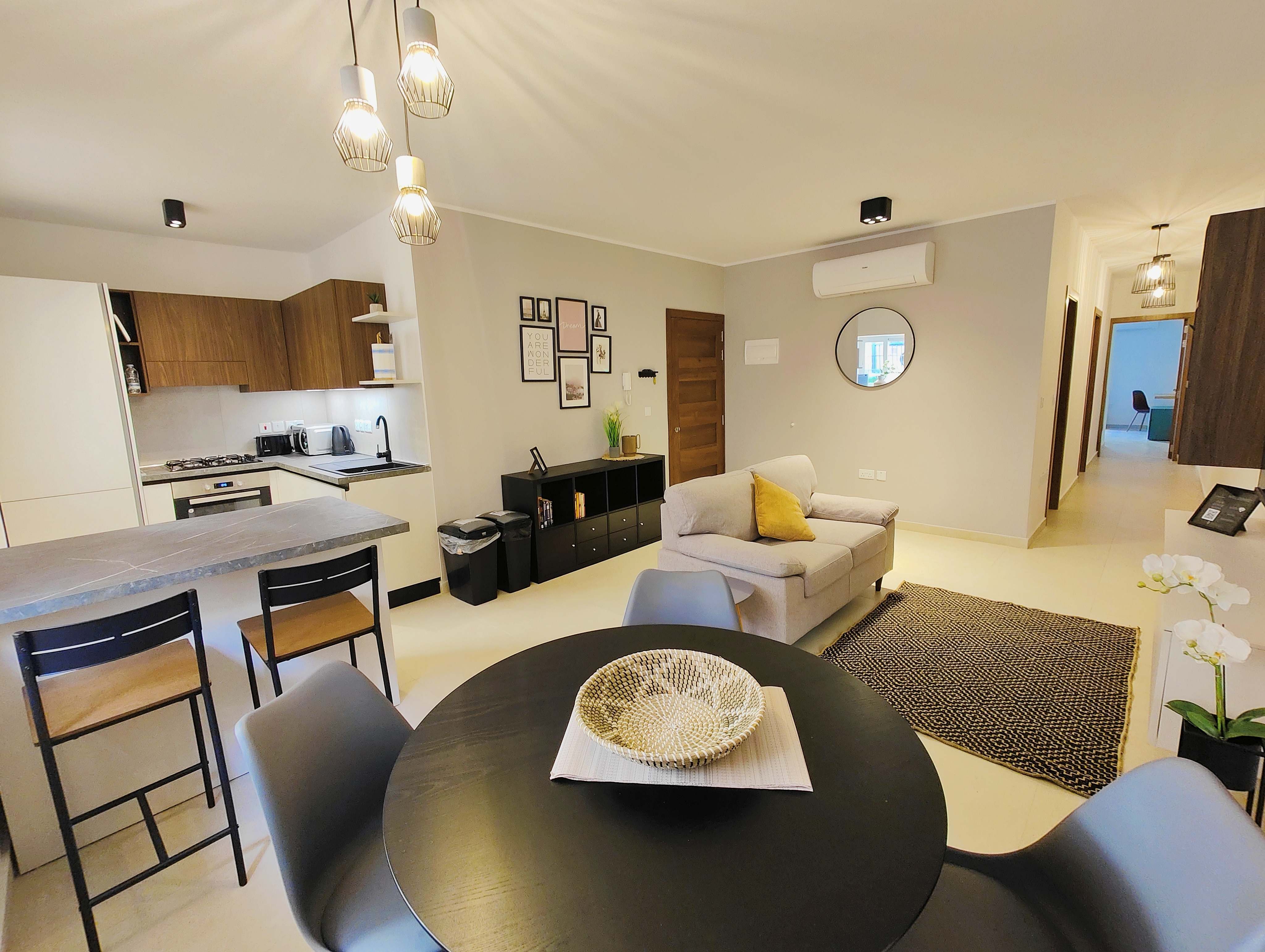 Spacious, cosy, new 2 bedroom in prime location