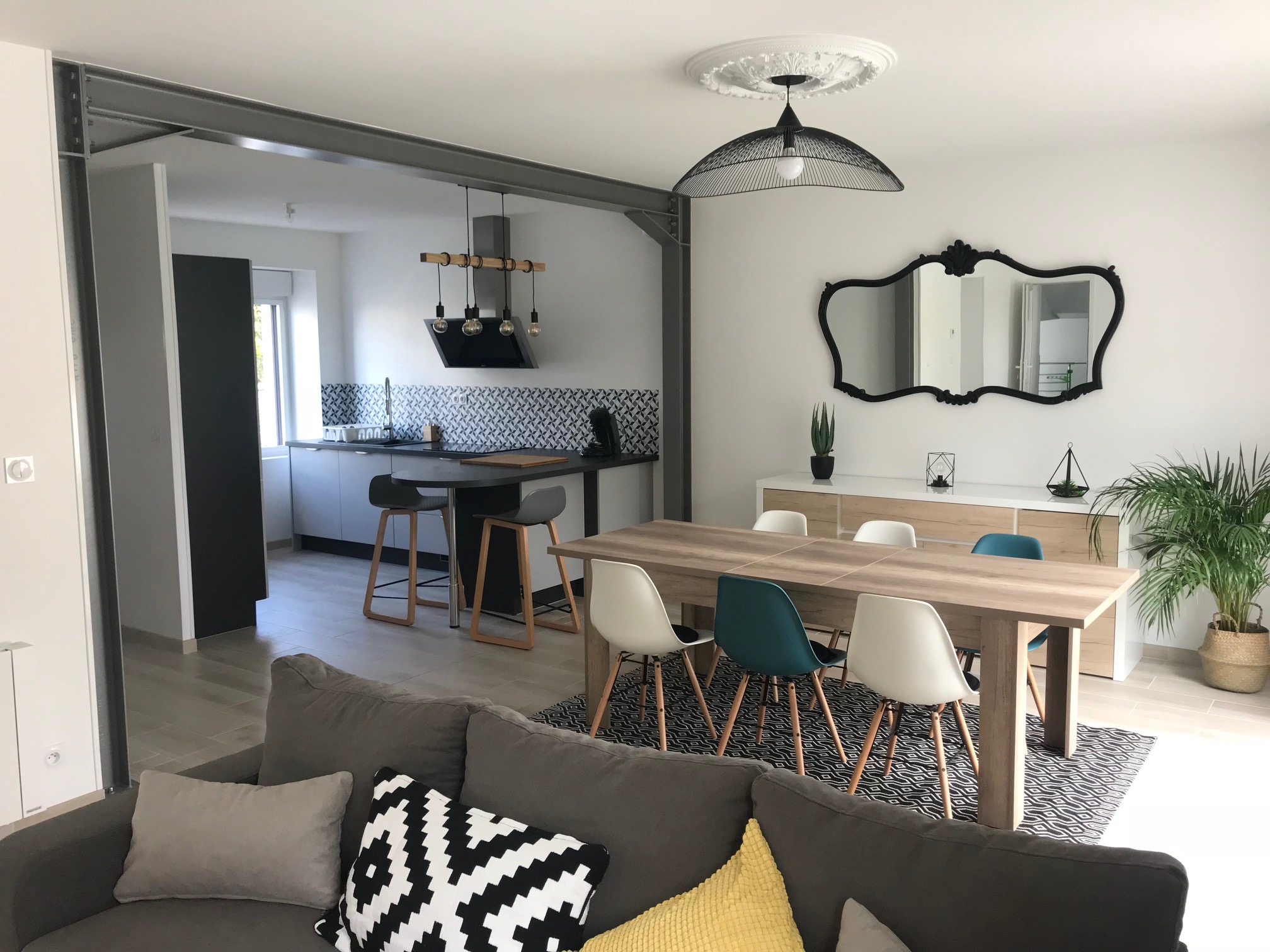 Modern house 550m from the beach