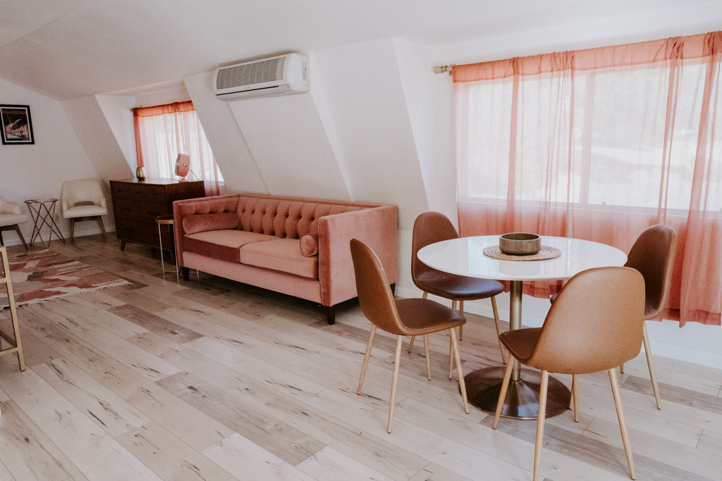 Gorgeous Little White Barn Loft Lofts For Rent In Oakhurst California United States