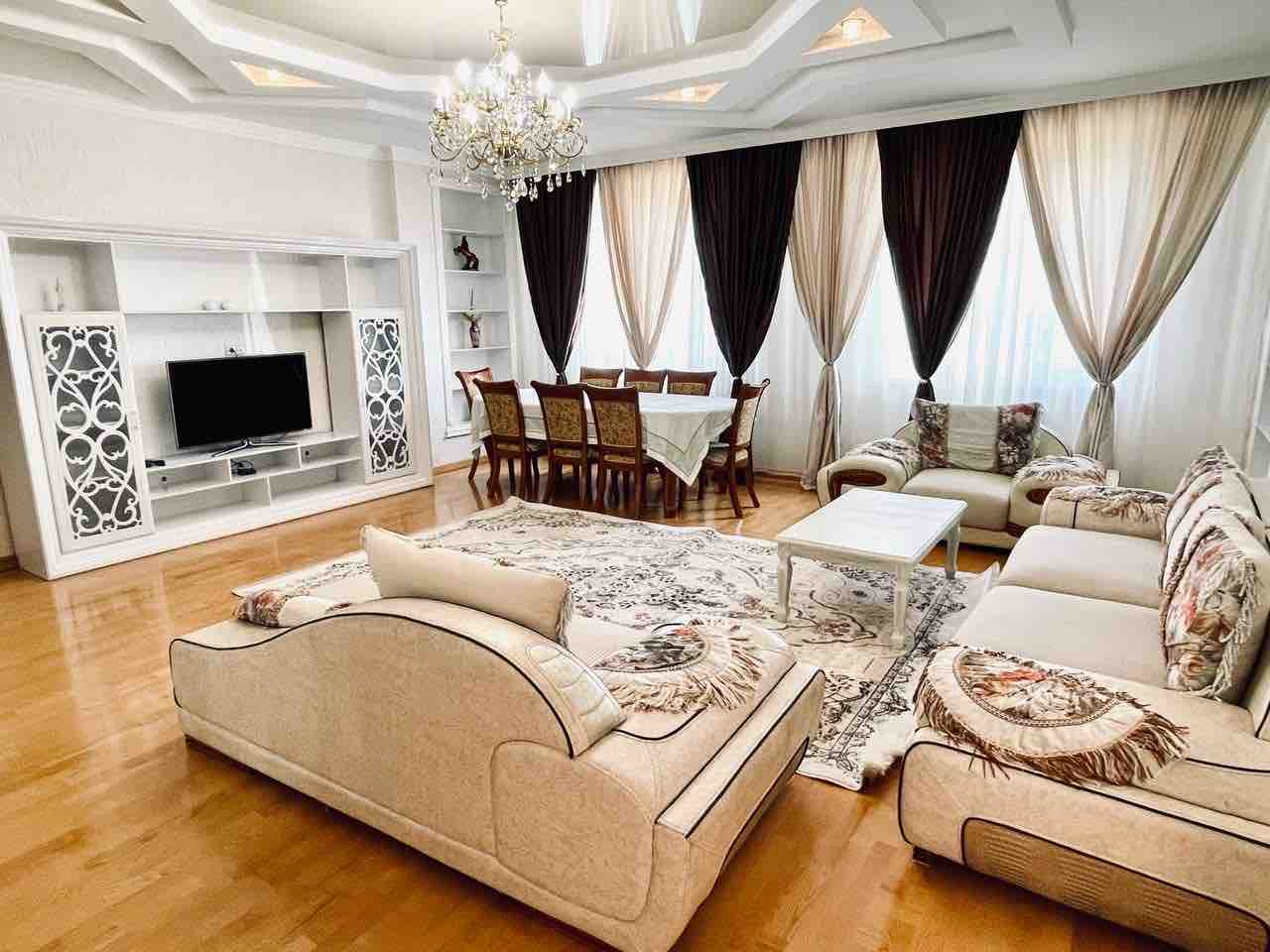 Exotic meets Luxury: Spacious Apartment in Astana