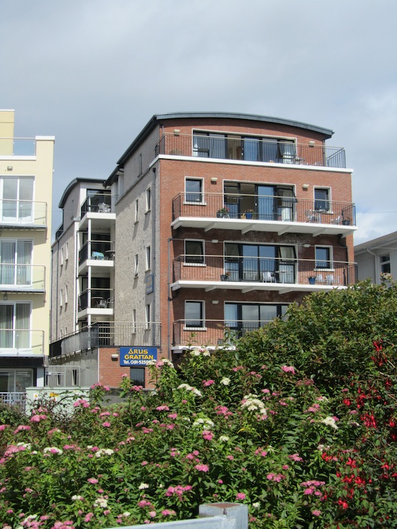 Arus Grattan Holiday Home Salthill Village Flats For Rent In Galway Galway Ireland