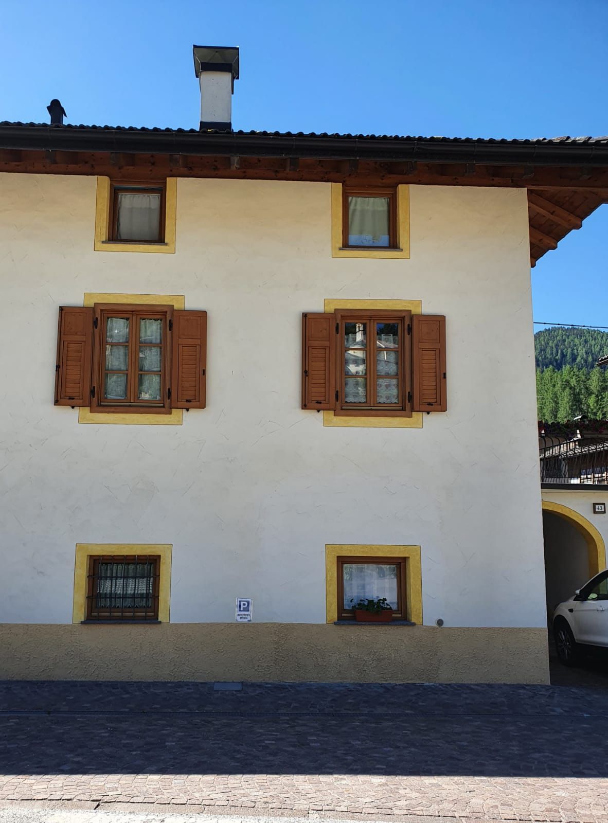 Apartment with garden and separate entrance