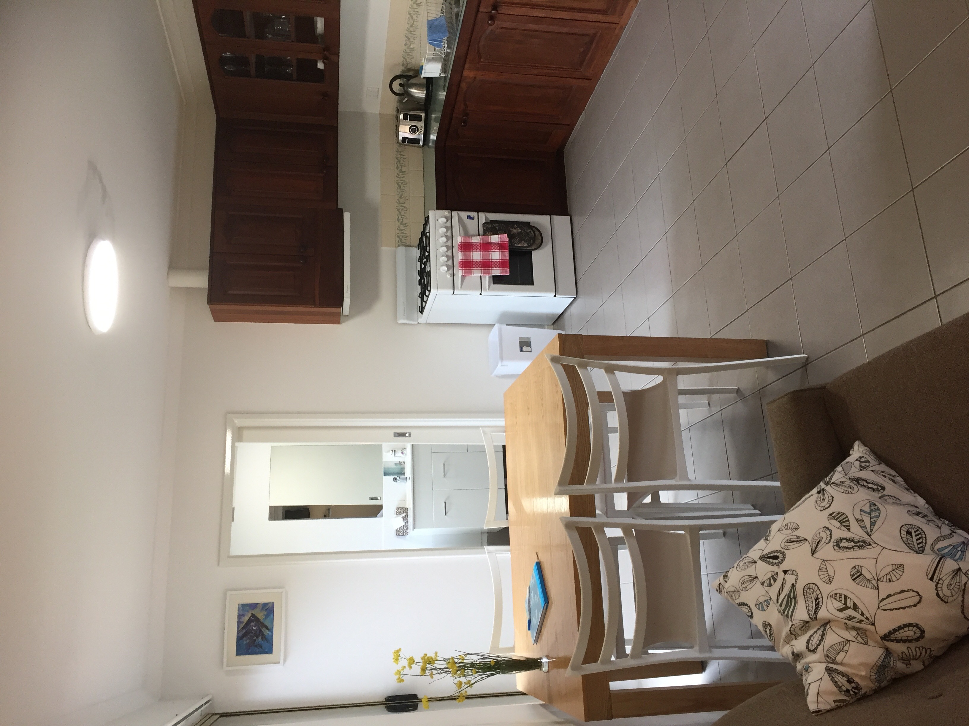 White Anchor Studio Esperance Apartments for Rent in Esperance