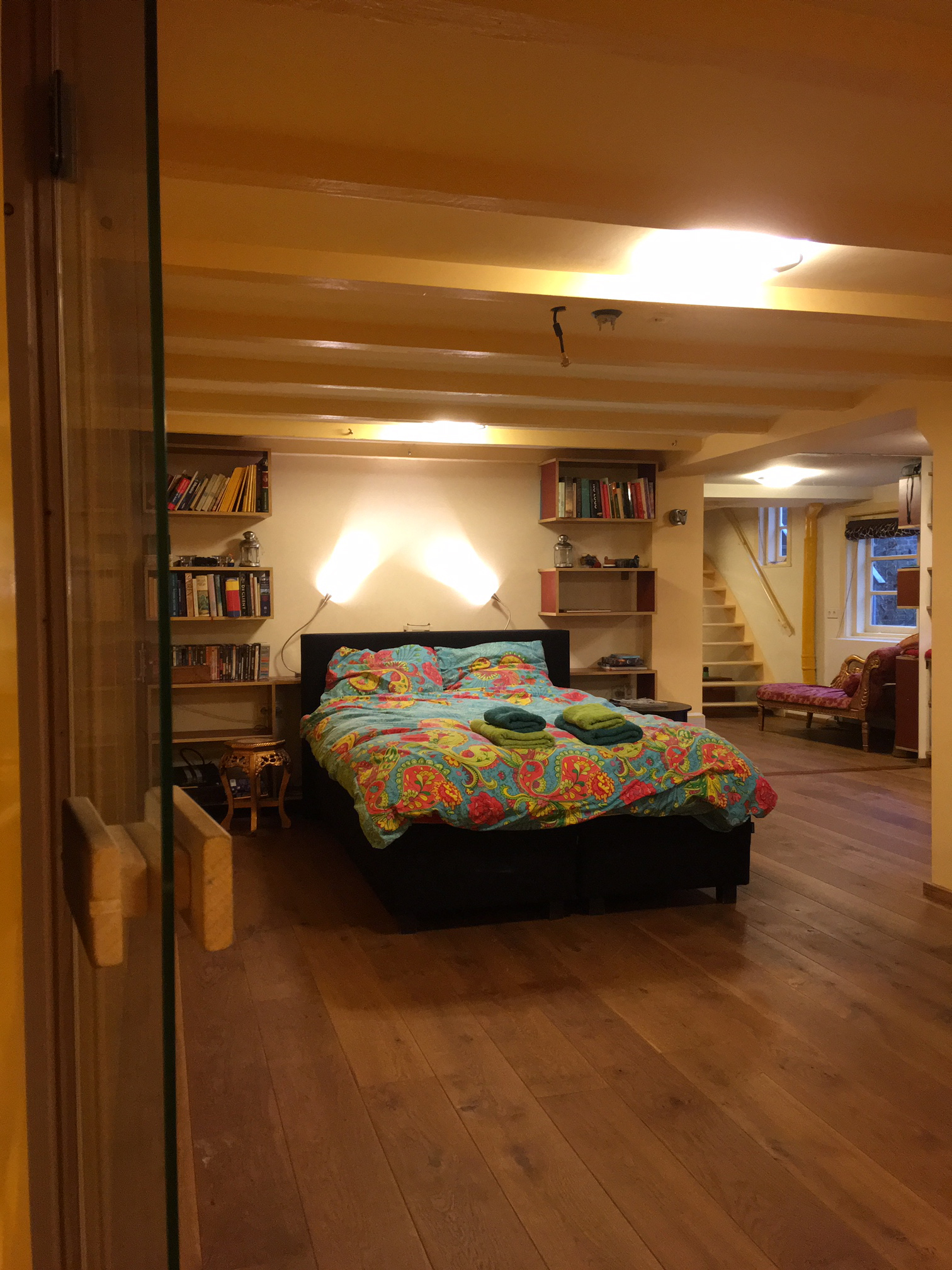 souterrain met sauna en gratis parkeren — Rotterdam stay