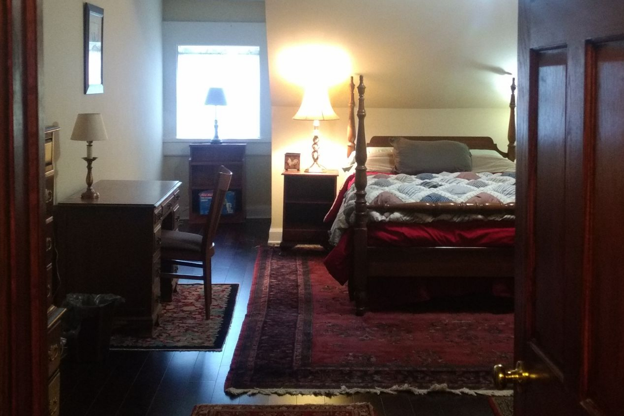 The Aerie in Near East, Columbus