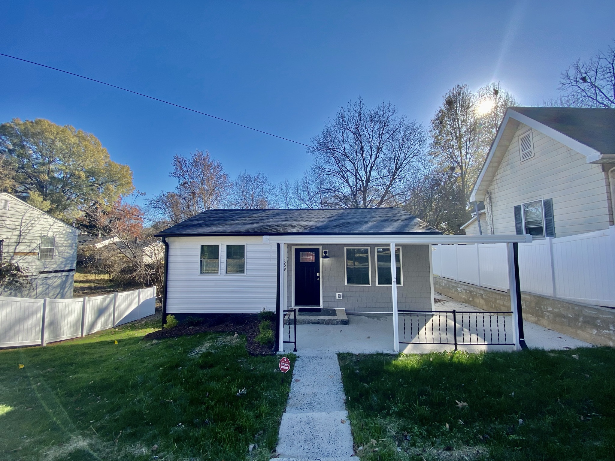 2 bed/2 bath - Newly Remodeled House