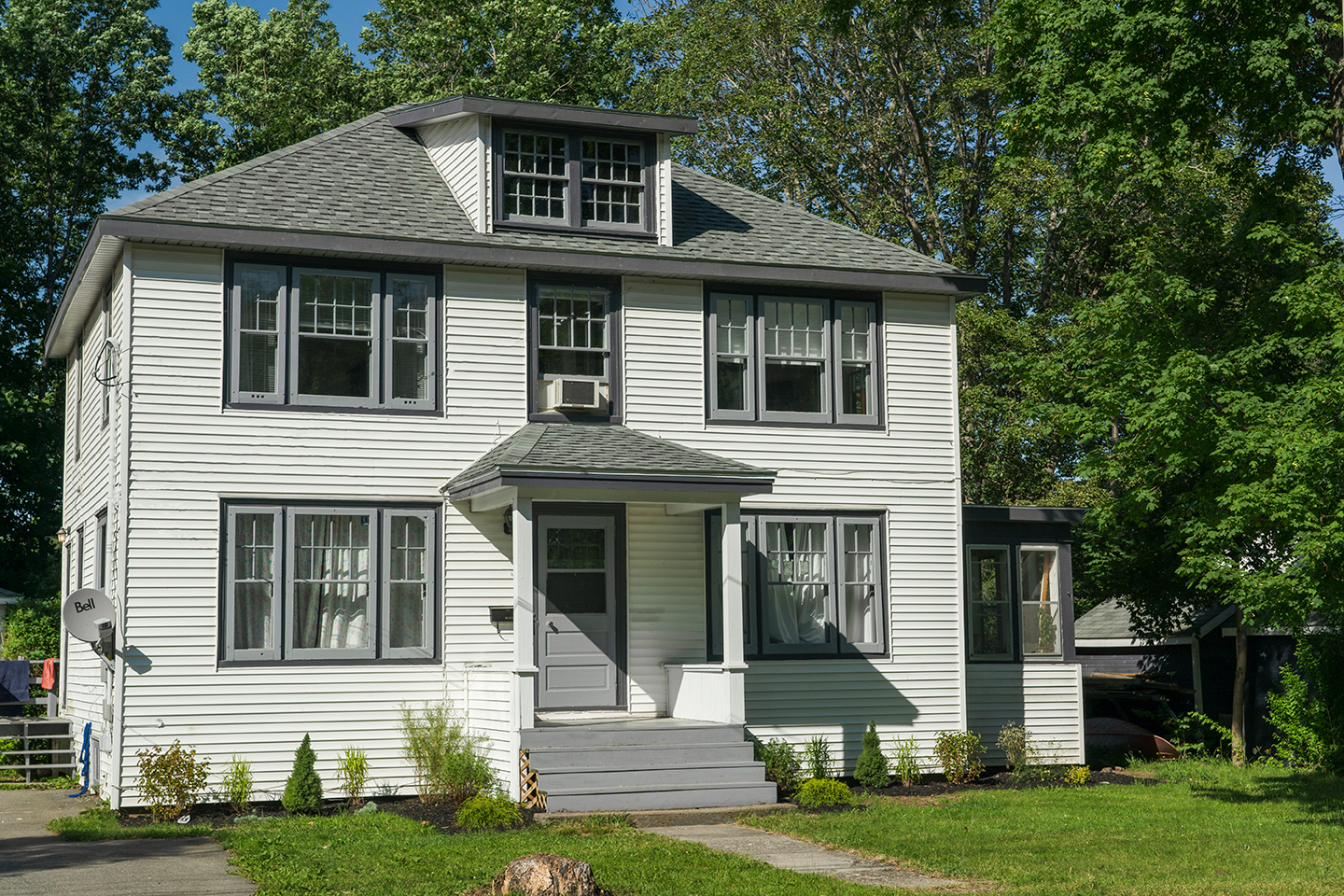 Modern & Serene Apt In Central Bridgewater, NS Apartments for Rent in Bridgewater, Nova Scotia Modern & Serene Apt In Central Bridgewater, NS Apartments for Rent in Bridgewater, Nova Scotia