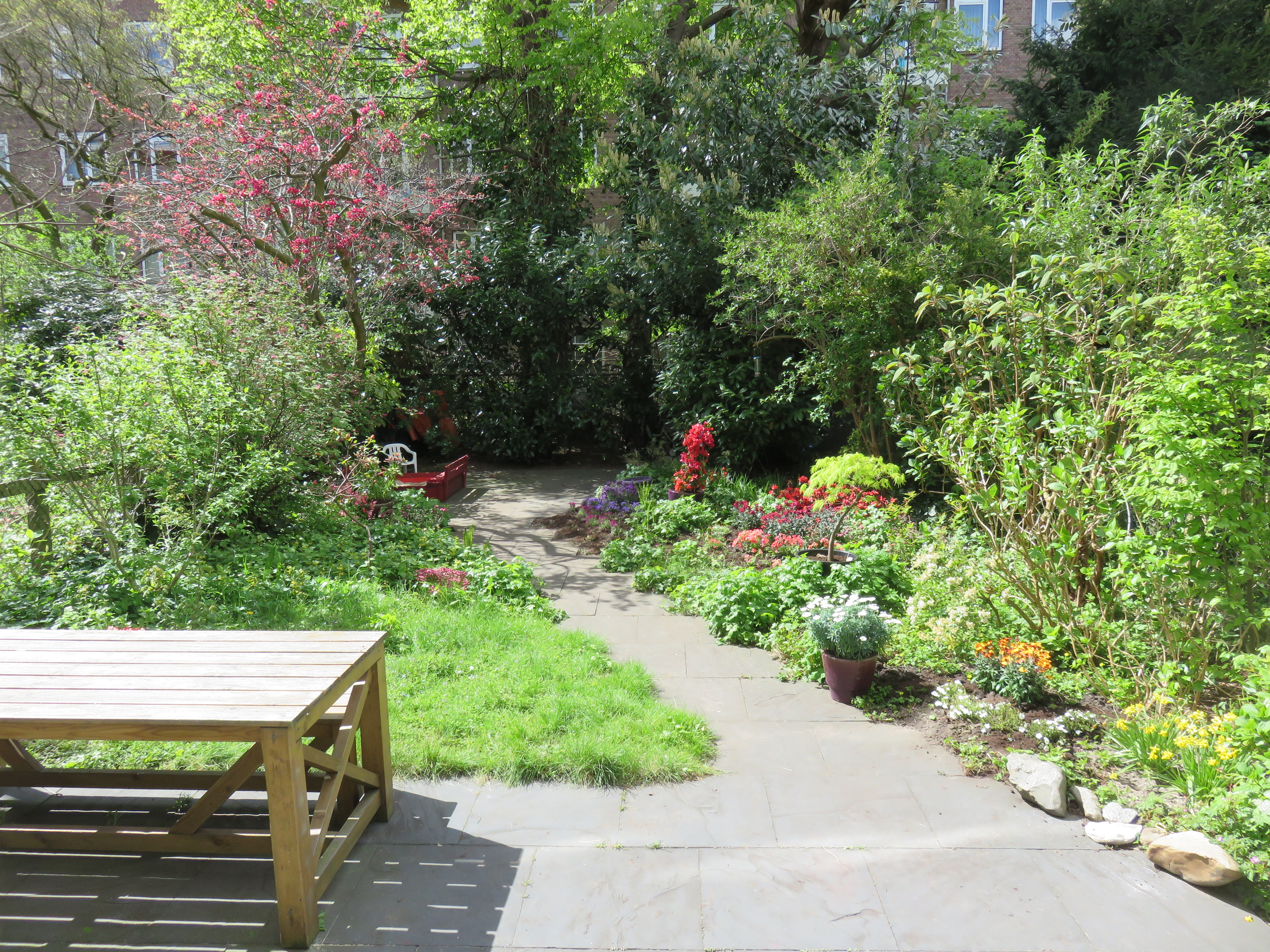 Homely appartment with cosy garden โ Amsterdam stay
