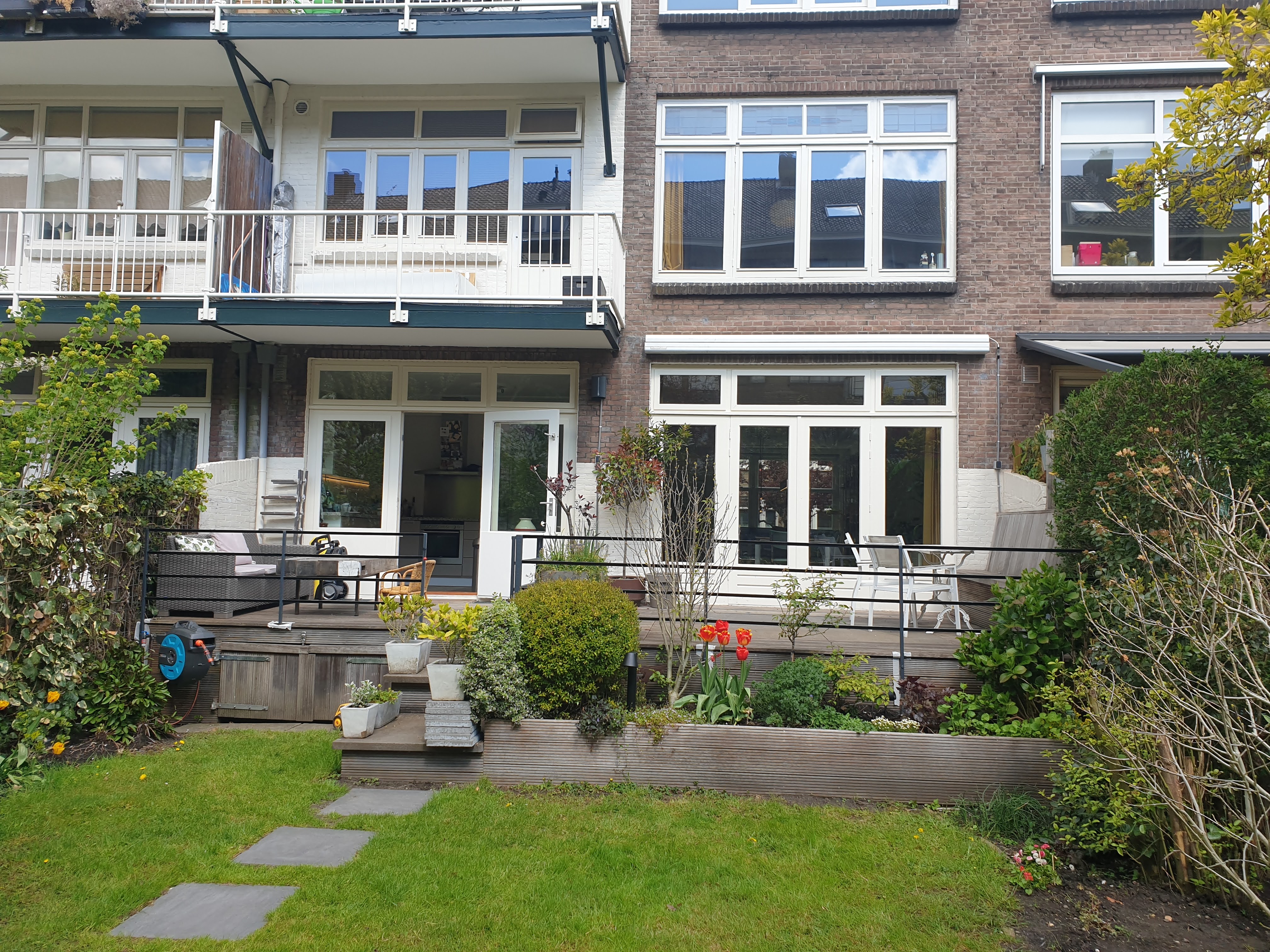 Spacious family house with garden in city centre — Rotterdam stay