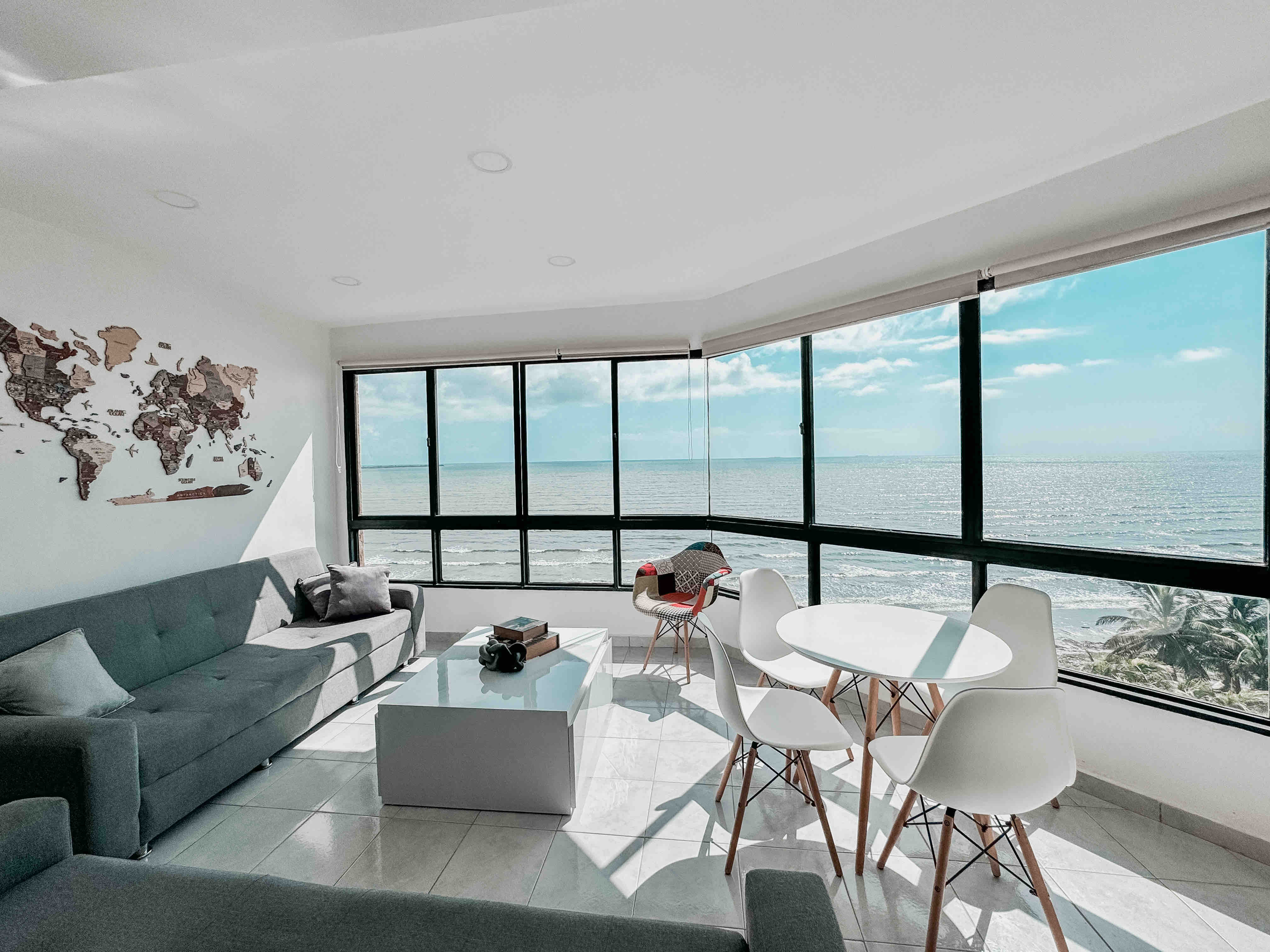 Beautiful apartment with a panoramic ocean view.
