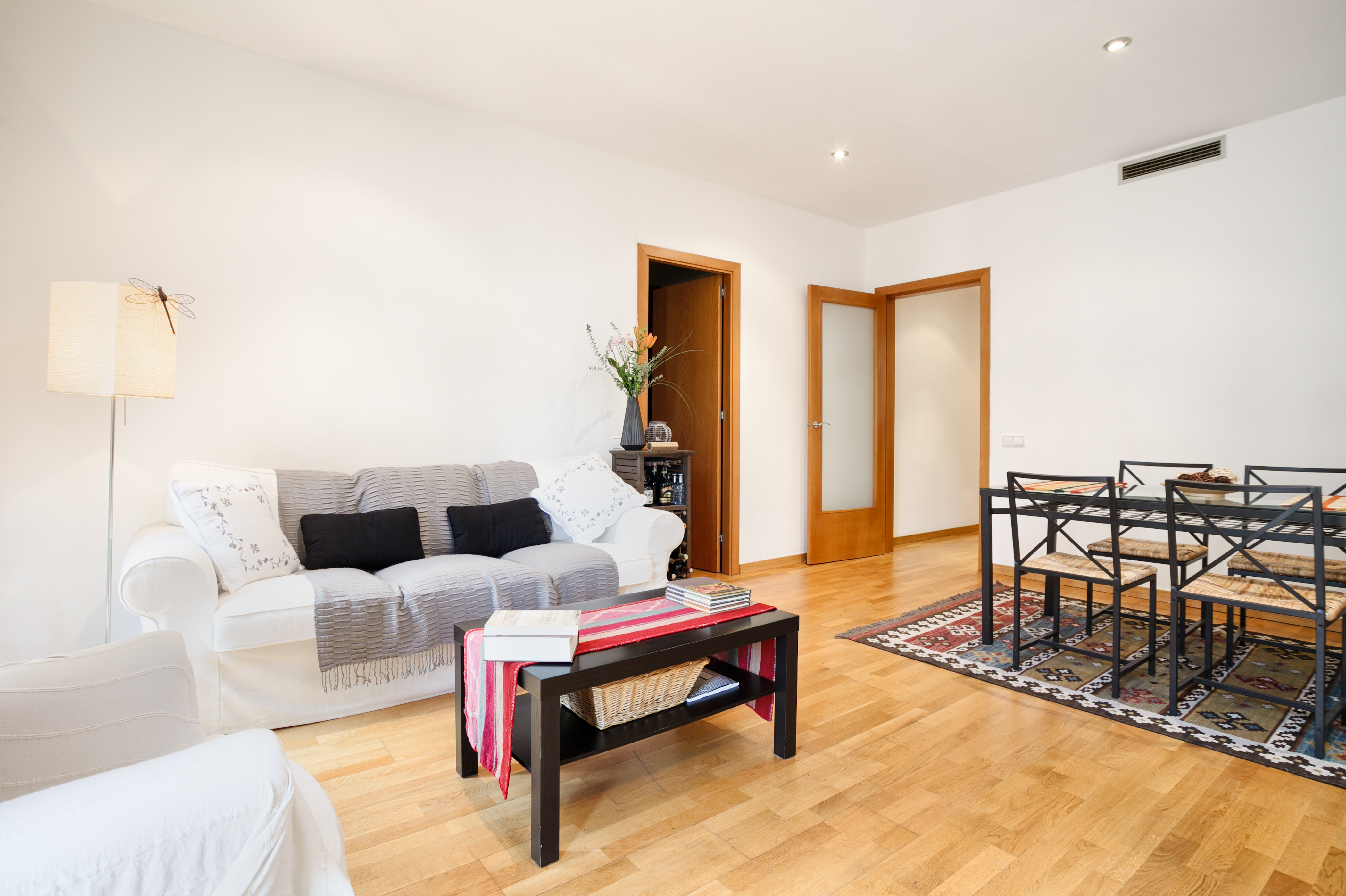 Room for two with private bathroom in la Dreta de l'Eixample, Barcelona