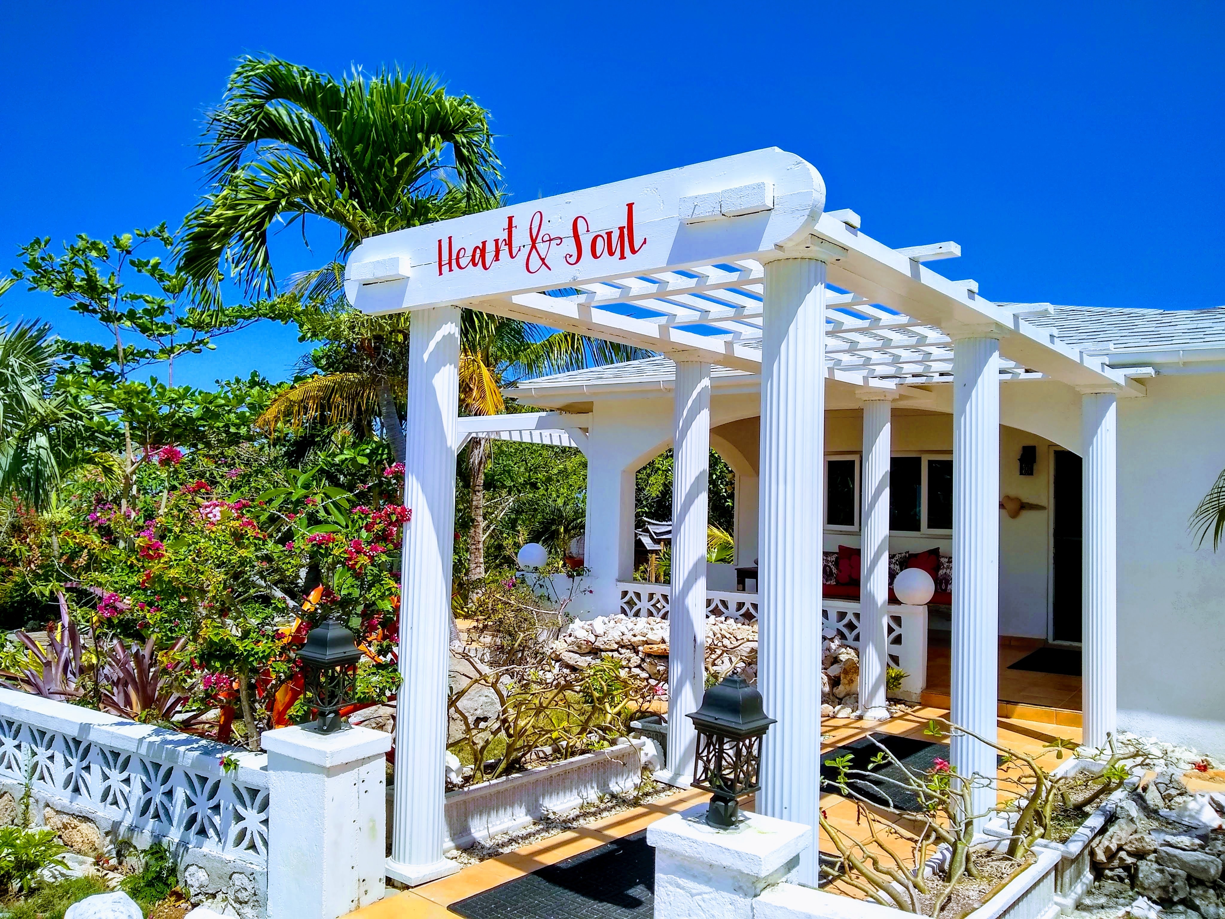 Heart & Soul, Ocean View, Private Pool & Gardens