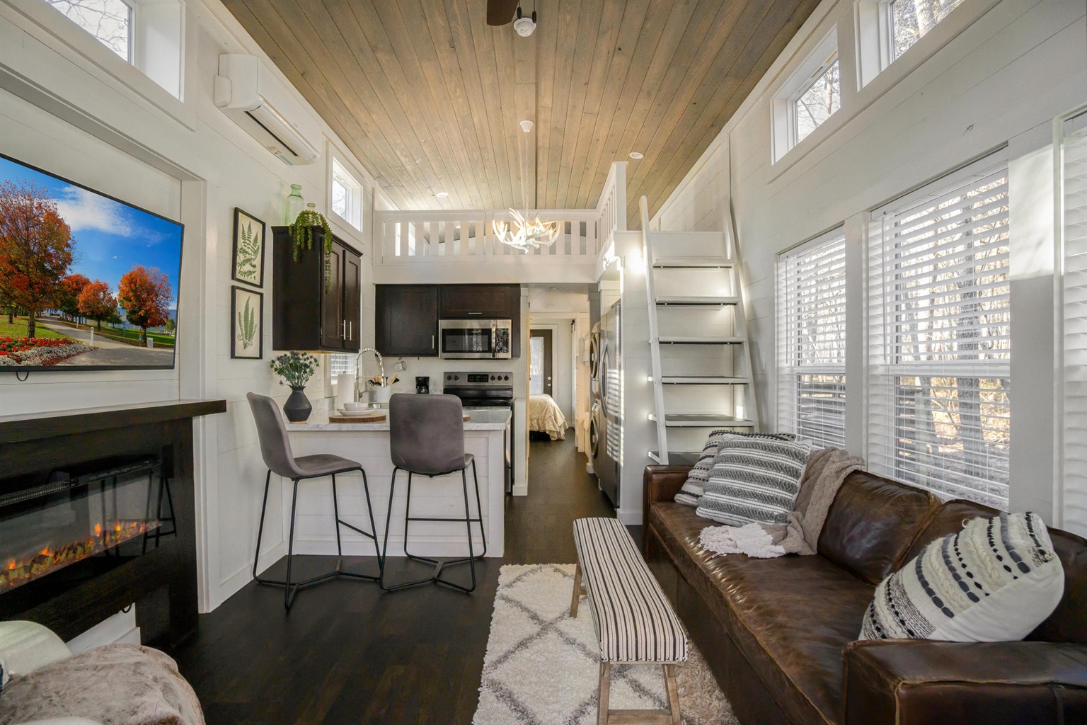 The Little Lodge at The Retreat at Deer Lick Falls Tiny houses for