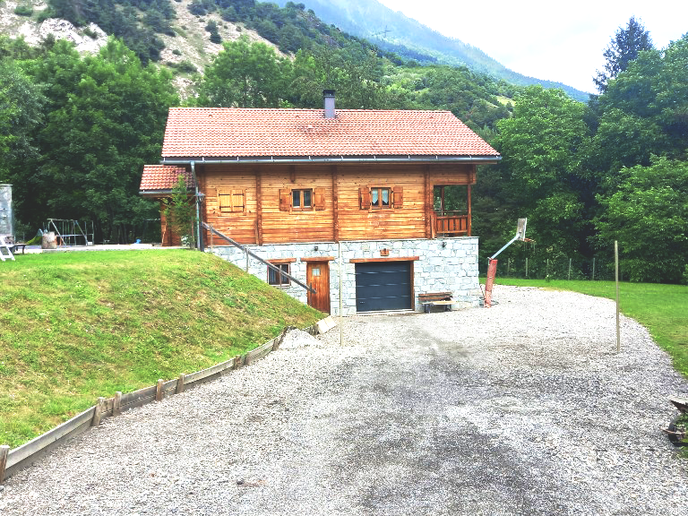 Authentic mountain-inspired studio