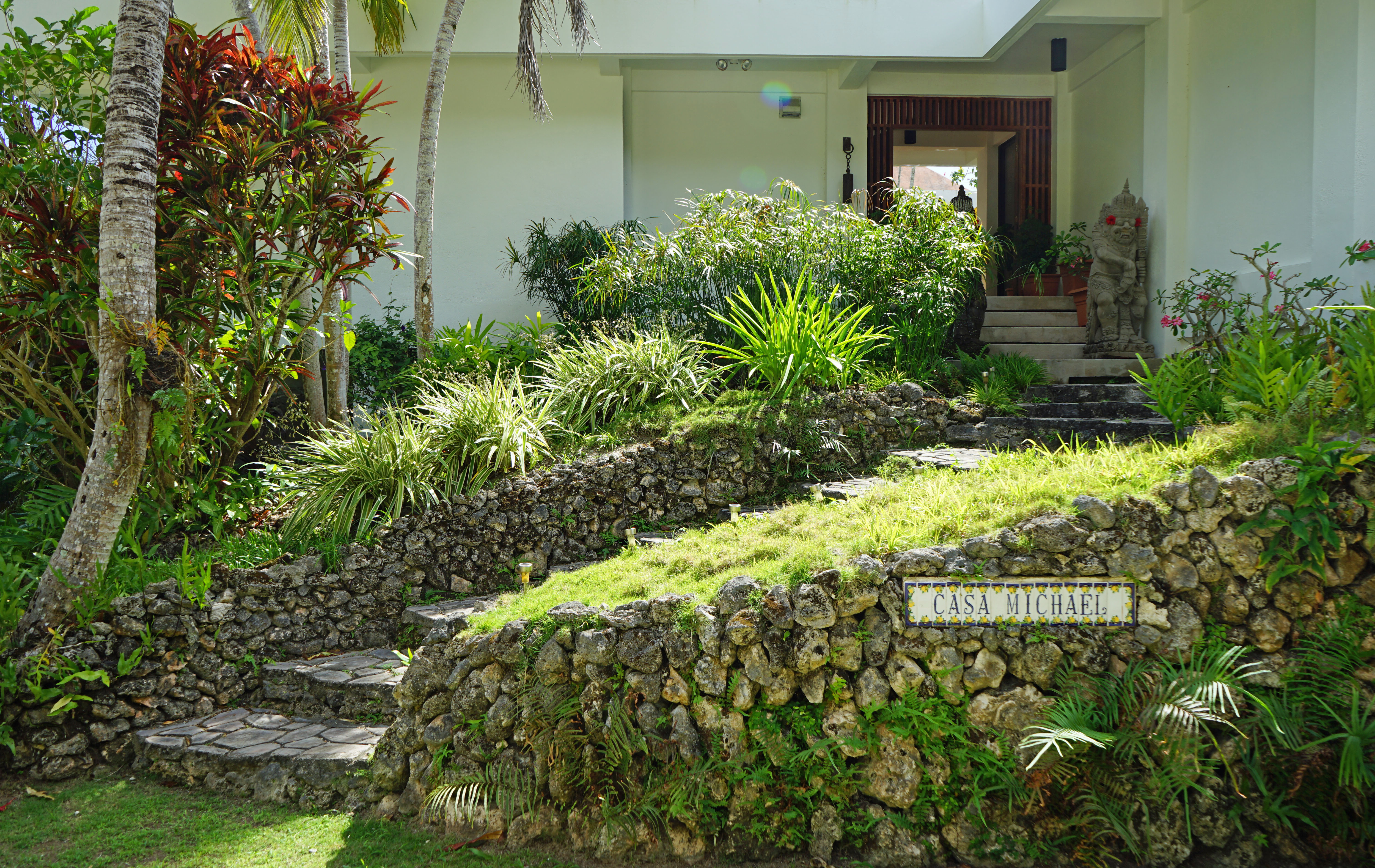 Tropical Rota Retreat
