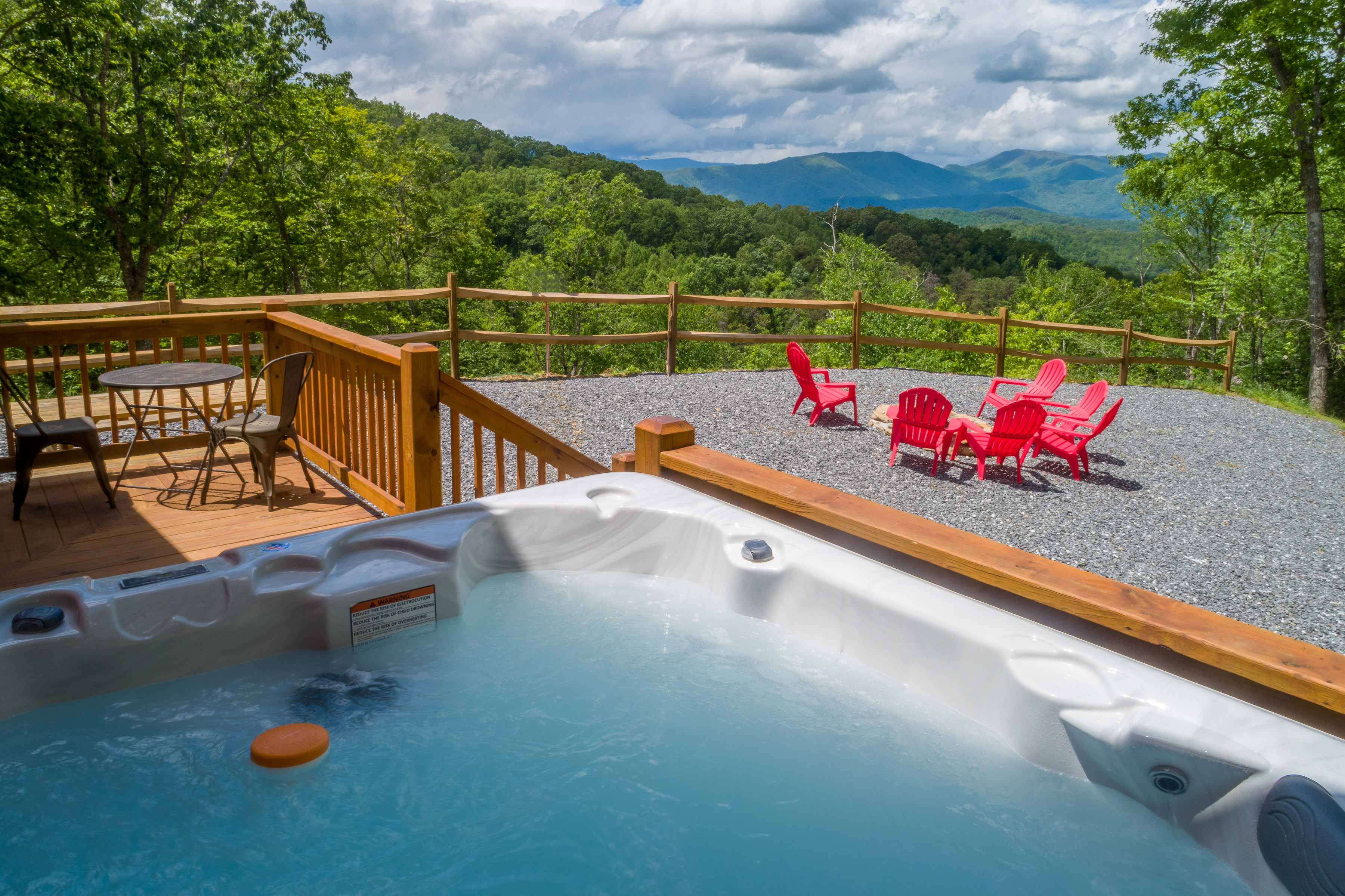 Parker's Creek Log Cabin; amazing views & hot tub Cabins for Rent in