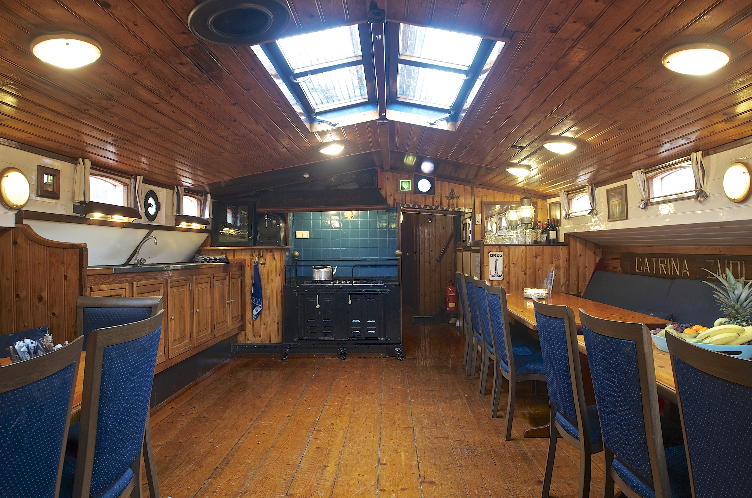 100 year old Dutch sailing barge โ Amsterdam stay