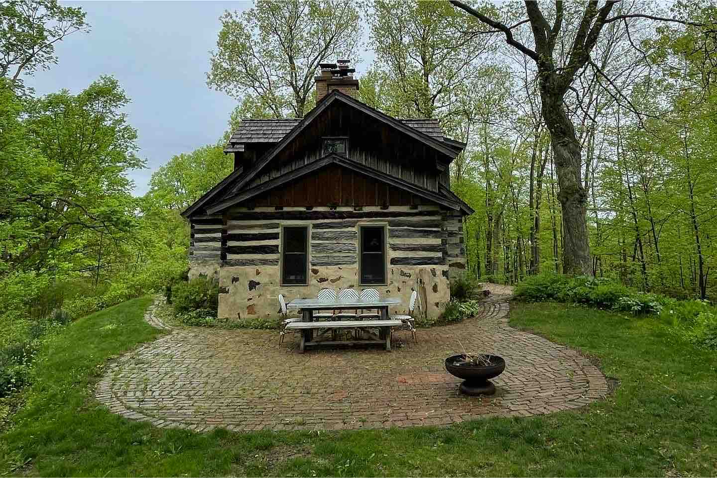 Rustic Chic Cabin in Kettle Moraine