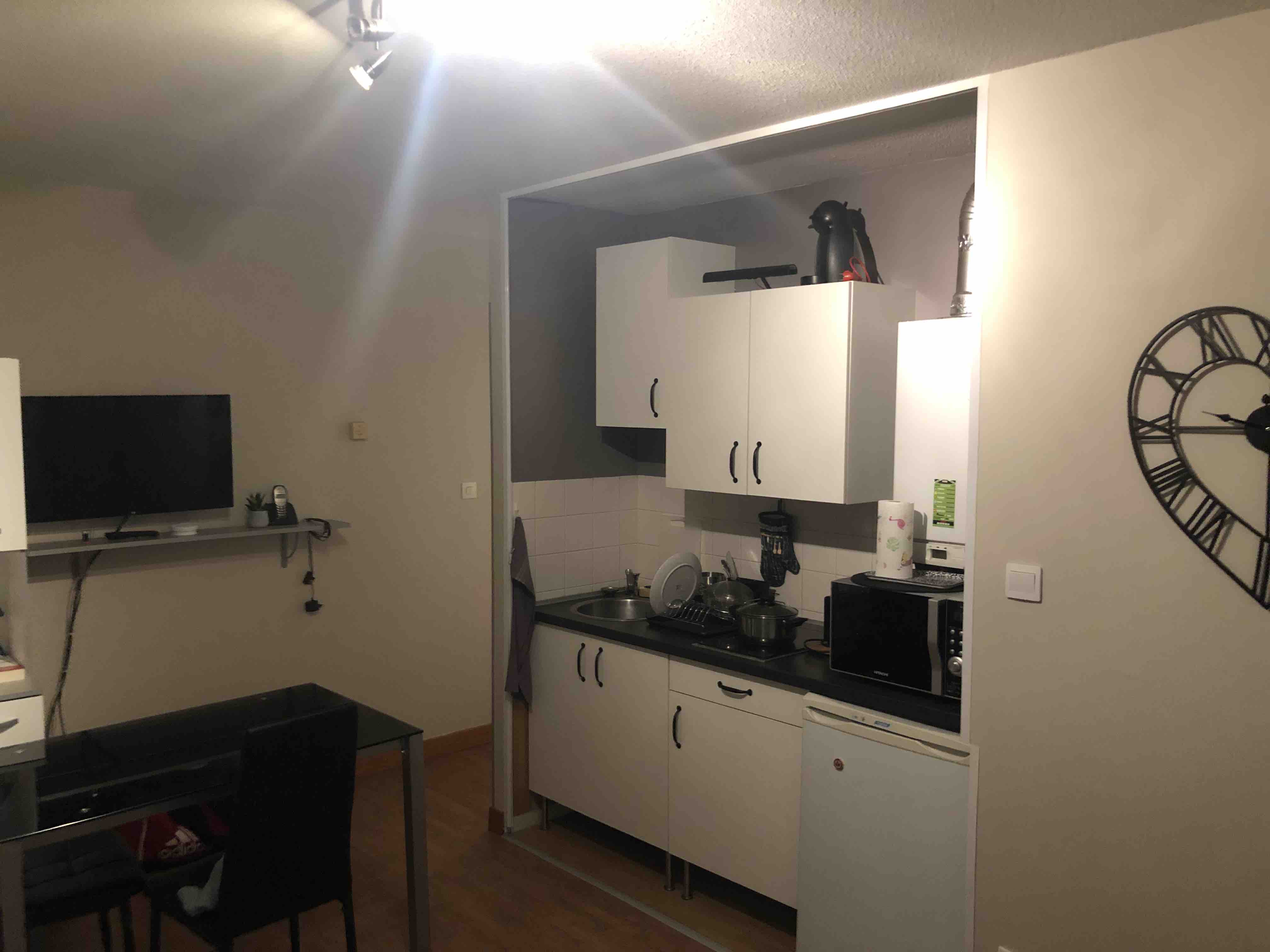 Studio 25m2 prêt à côté du métro Grange Blanche in 8e Arrondissement, Lyon