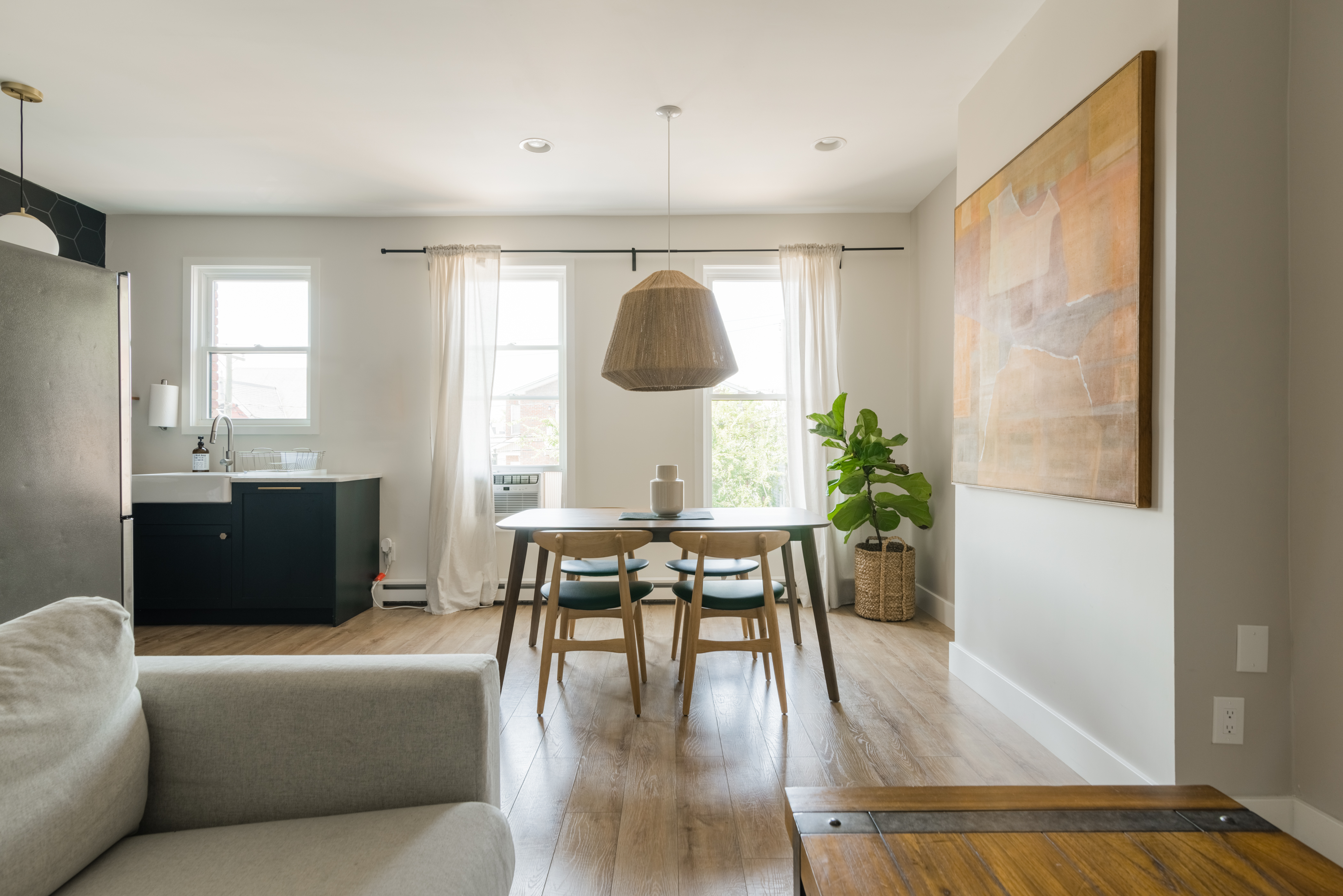 The Alana - A Chic Duplex 40 Minutes from NYC in Ward F (councilmember Jermaine D. Robinson), Jersey City