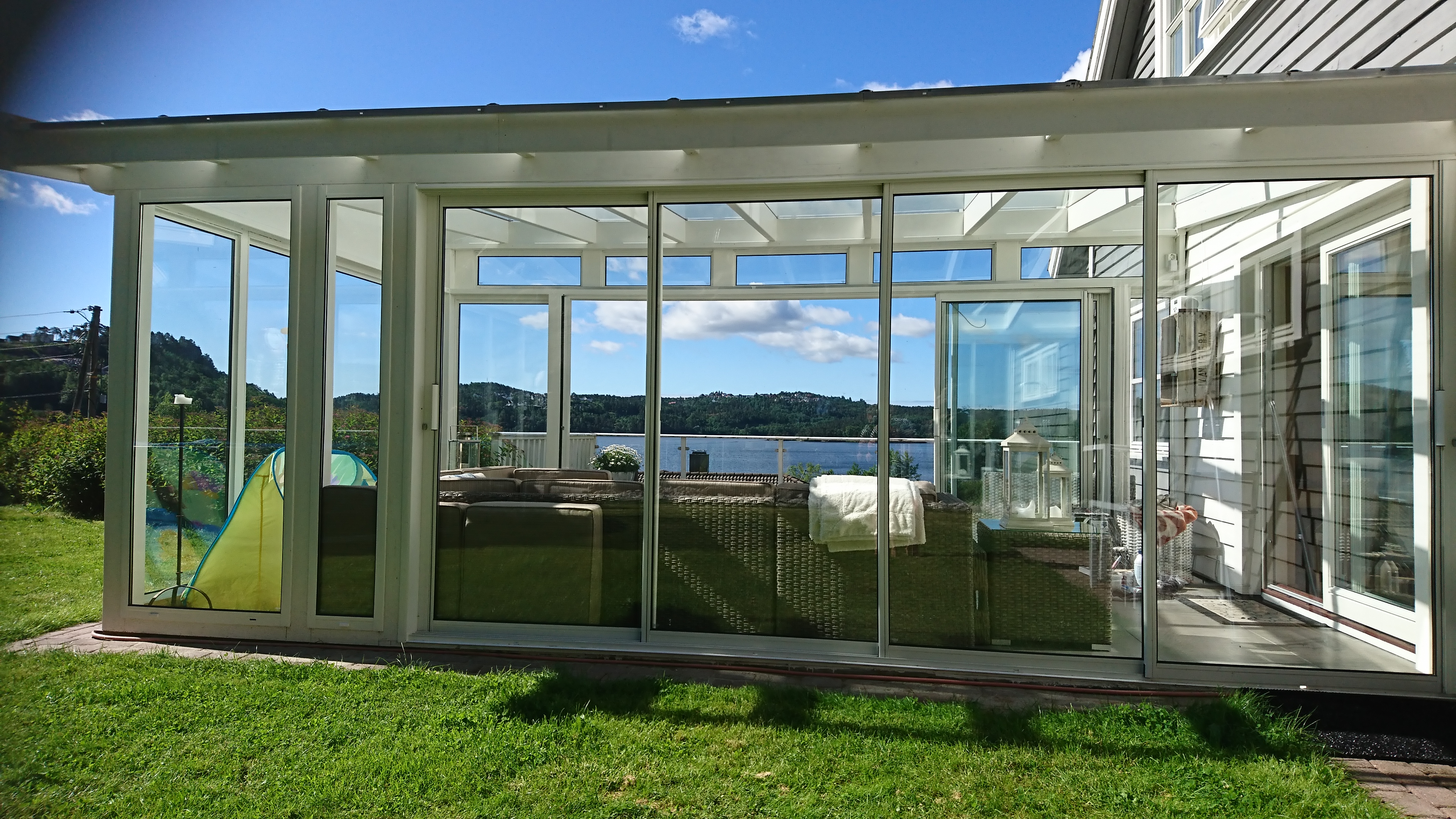 Cozy single-family home w/views, close to beach and Dyrepark!