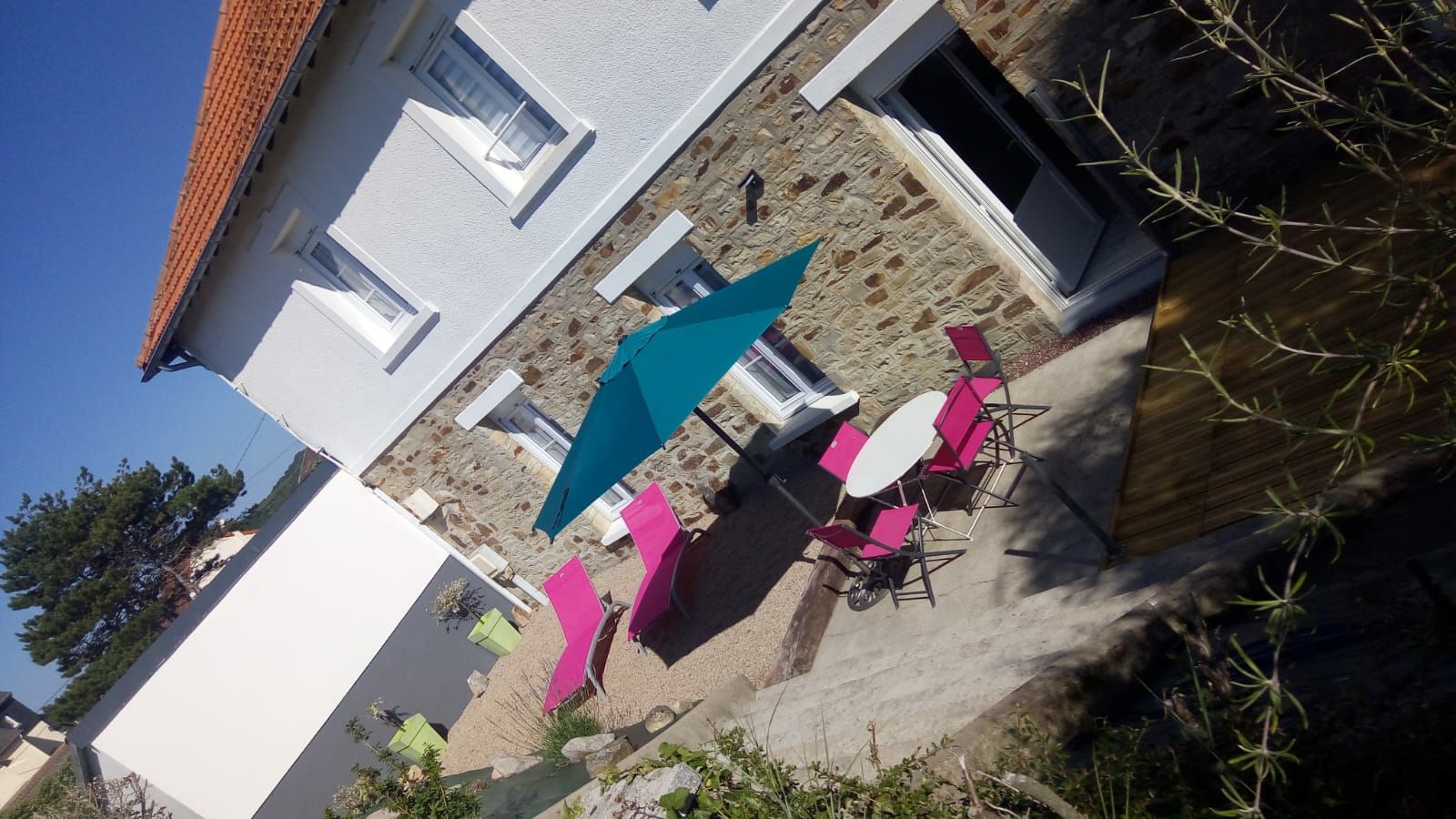 warm house 400m from the beach
