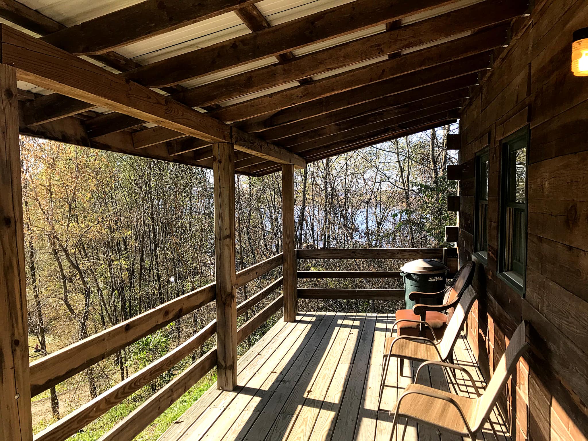Rustic River 4 - Cabins for Rent in Savanna, Illinois, United States