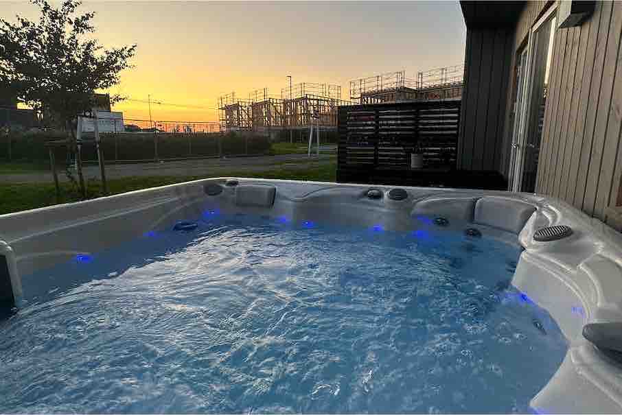 New and great house in Haugesund with jacuzzi