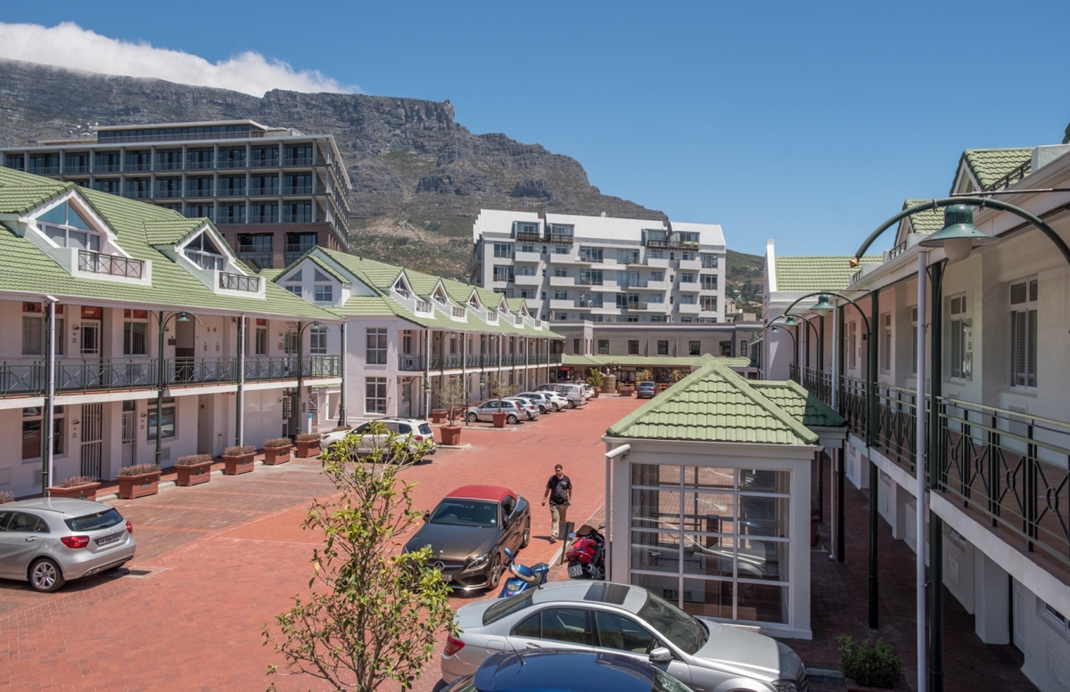 Secure 4-person apartment - Heart of Cape Town