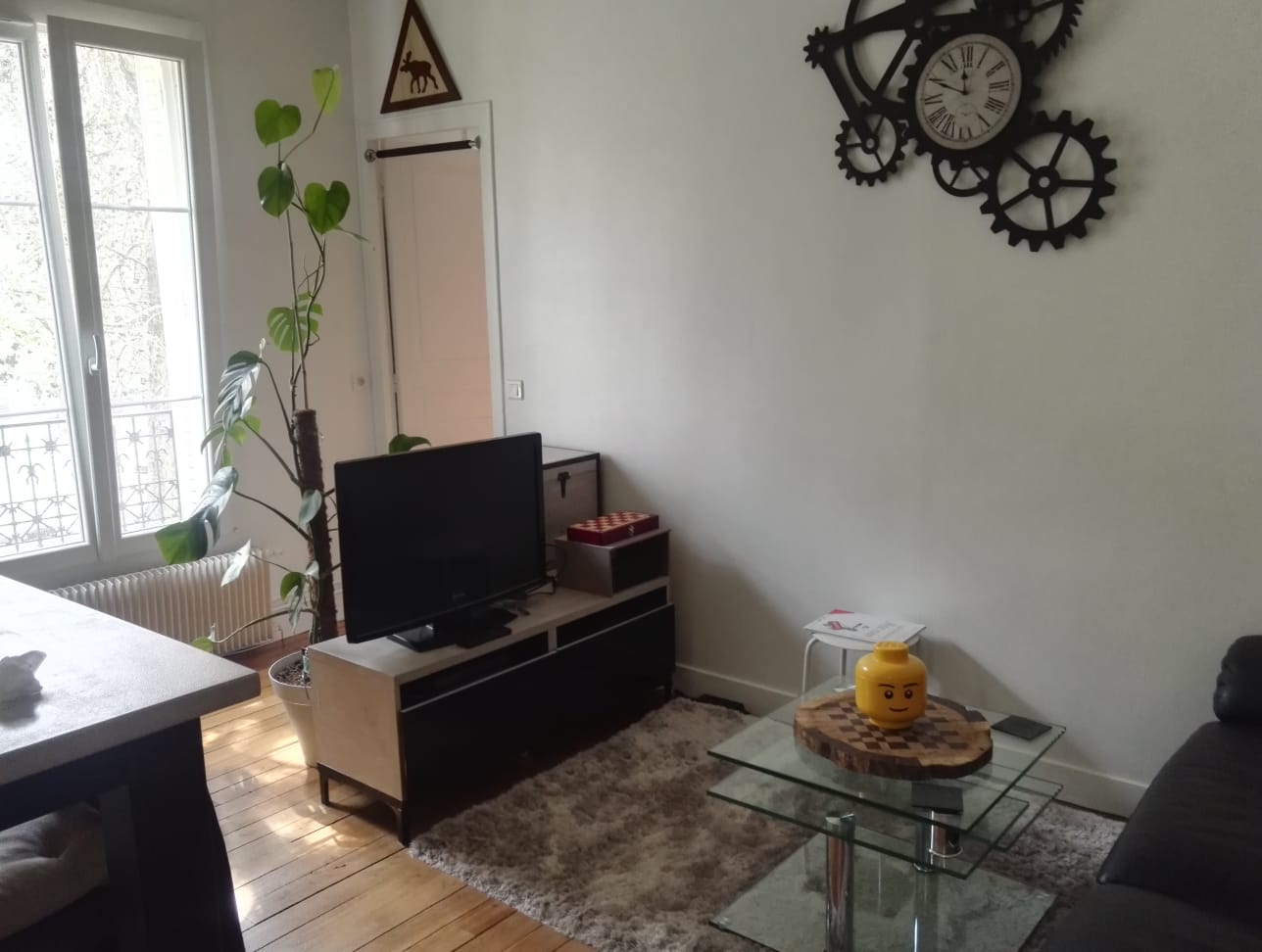 2 rooms - 37m² full of charm and well connected