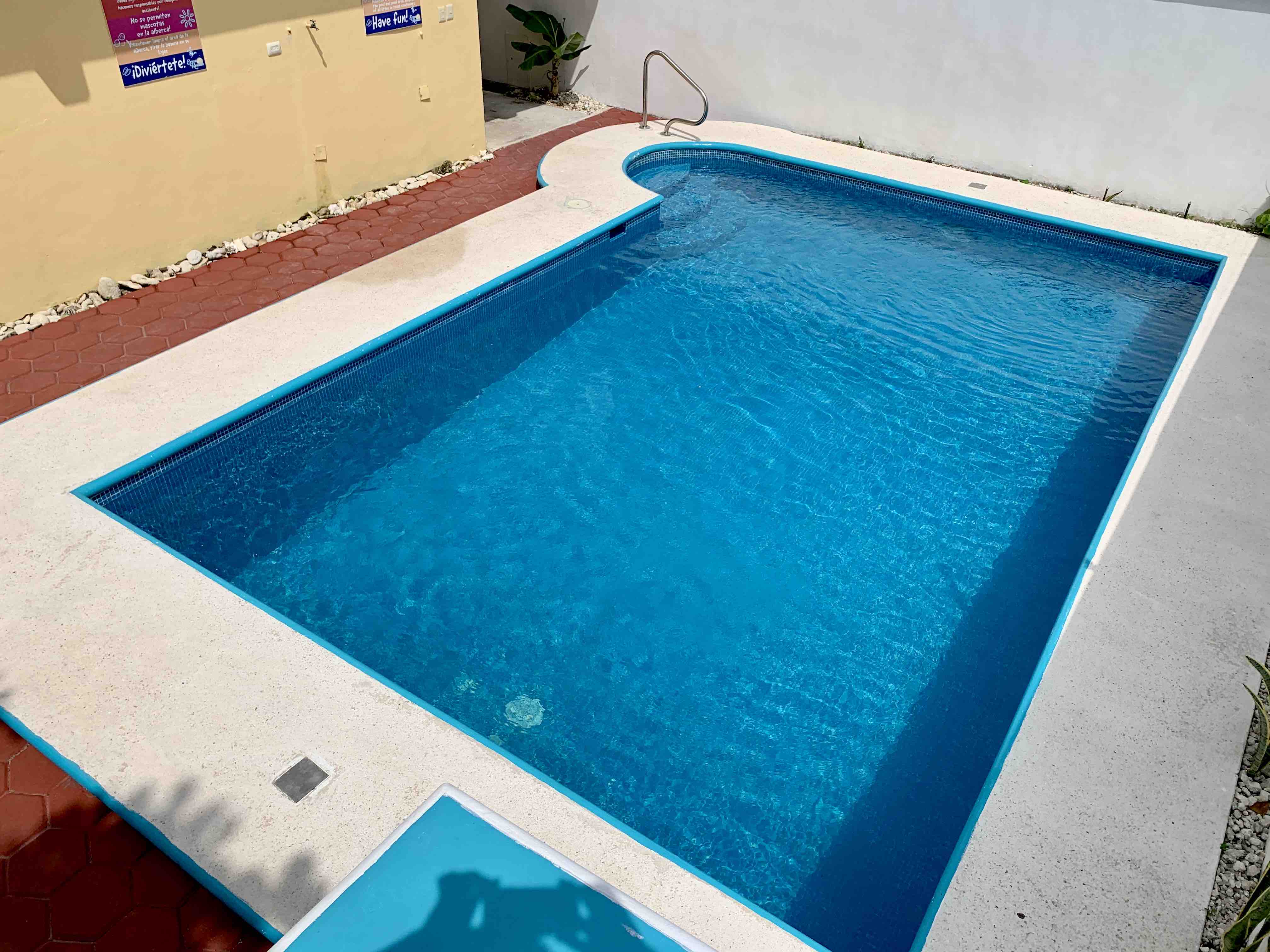 Casa Coral Family home Yellow