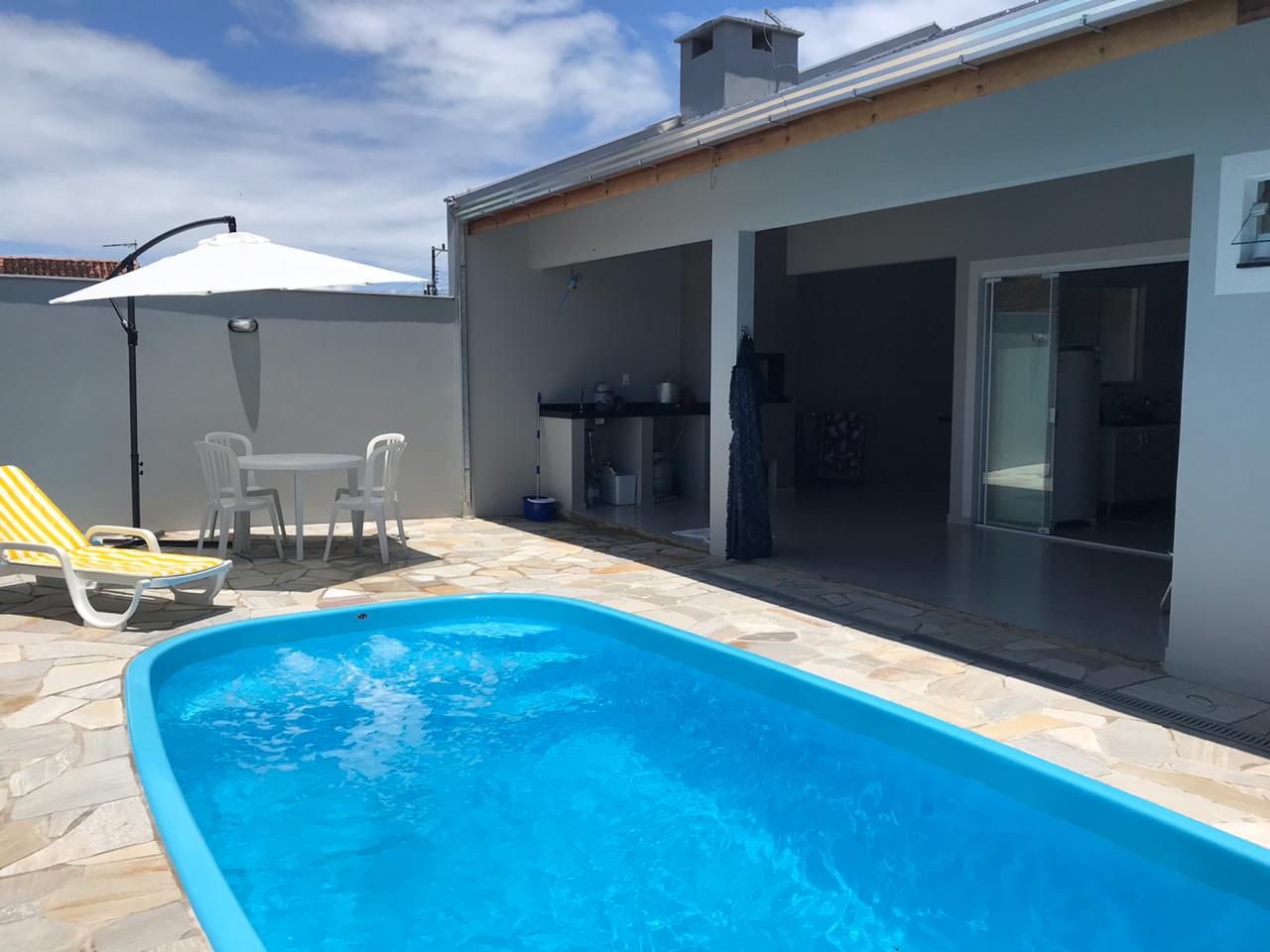 House with a swimming pool on the beach, 950 meters from the lagoon.