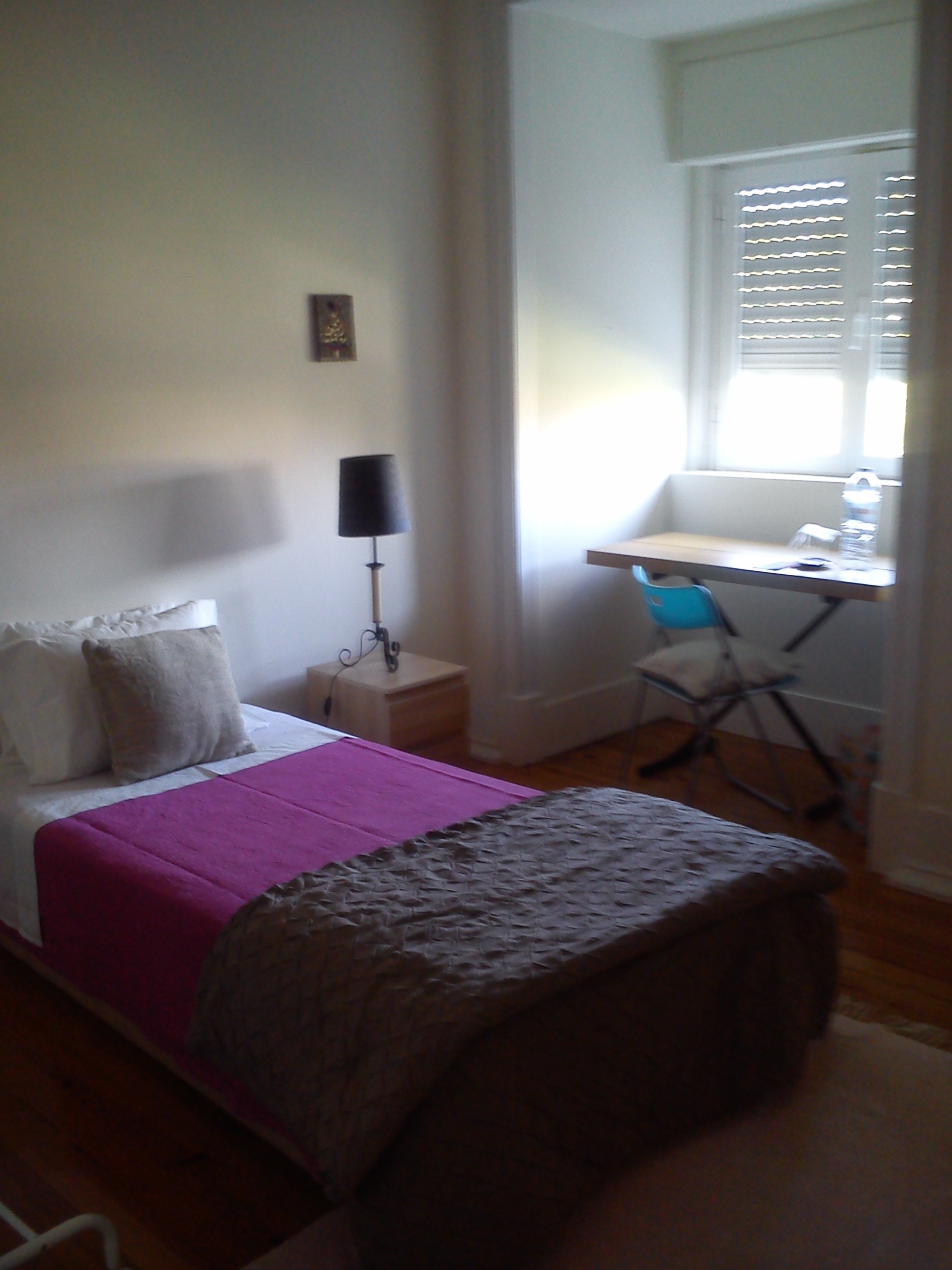 Nice room, nice family, nice view in Alvalade, Lisbon