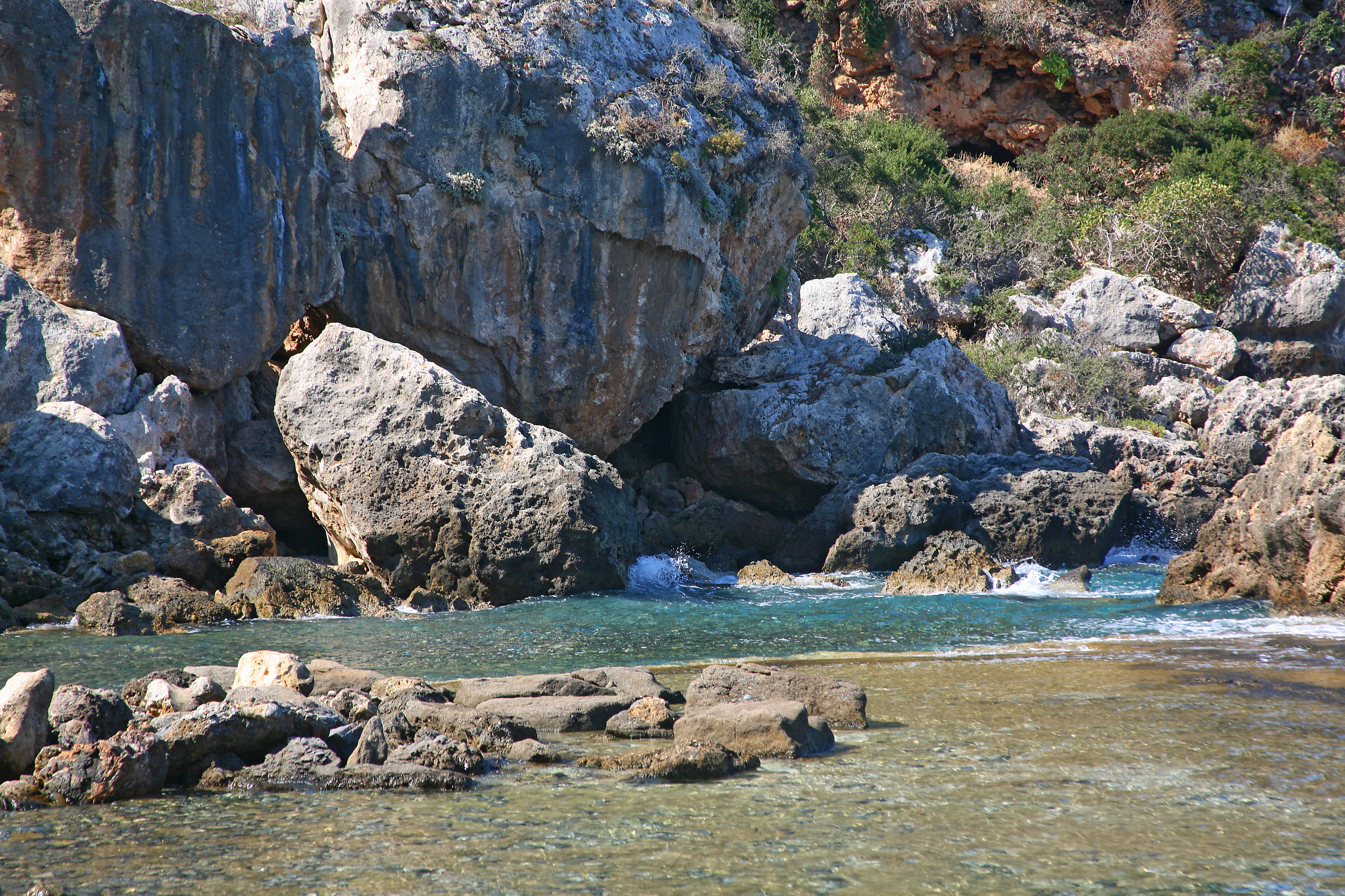 Waves on the Rock, Sea View 3 in Πλατανιά, Crete