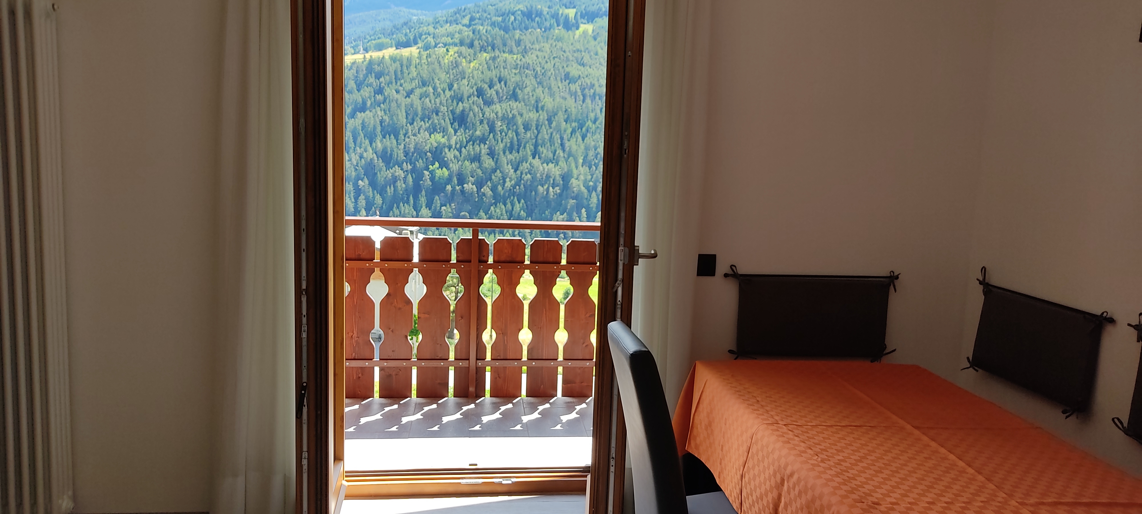 The panoramic nest near the New Baths
