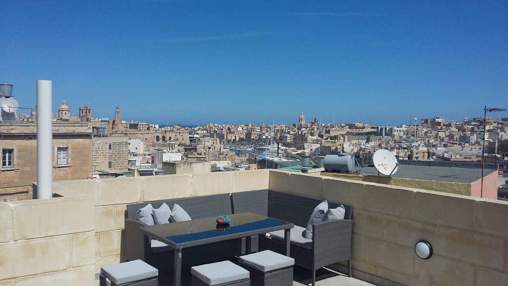 Cospicua (bormla) maisonette with marina view